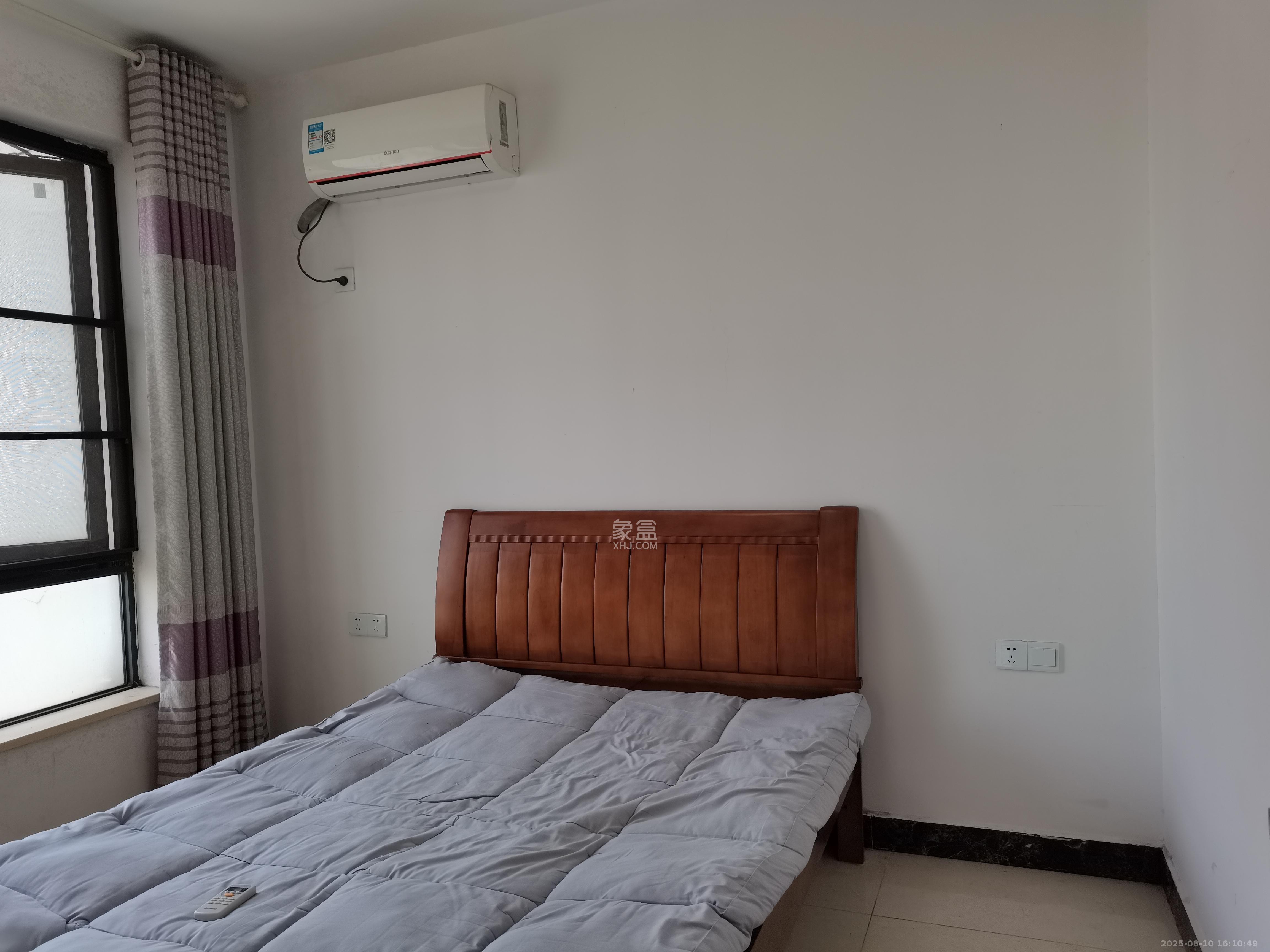 阳光100三期 1室2厅1卫 2300.0元/月 阳光100三期 1室2厅1卫 2300.0元/月室内图