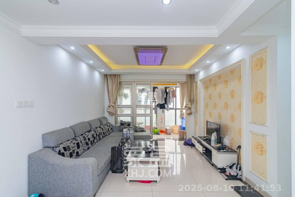 悦湖山 3室2厅1卫 2000.0元/月 悦湖山 3室2厅1卫 2000.0元/月室内图