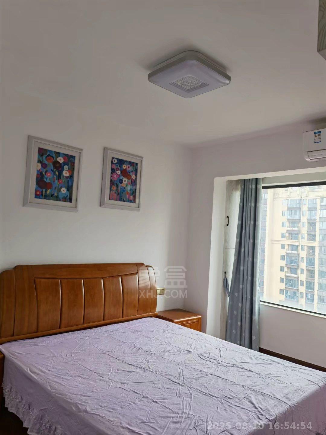 春藤小镇 3室2厅2卫 2000.0元/月 春藤小镇 3室2厅2卫 2000.0元/月室内图