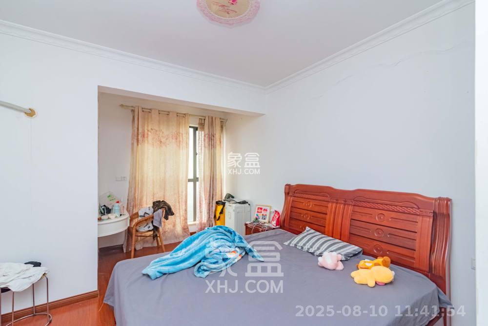 悦湖山  3室2厅1卫    2000.0元/月室内图