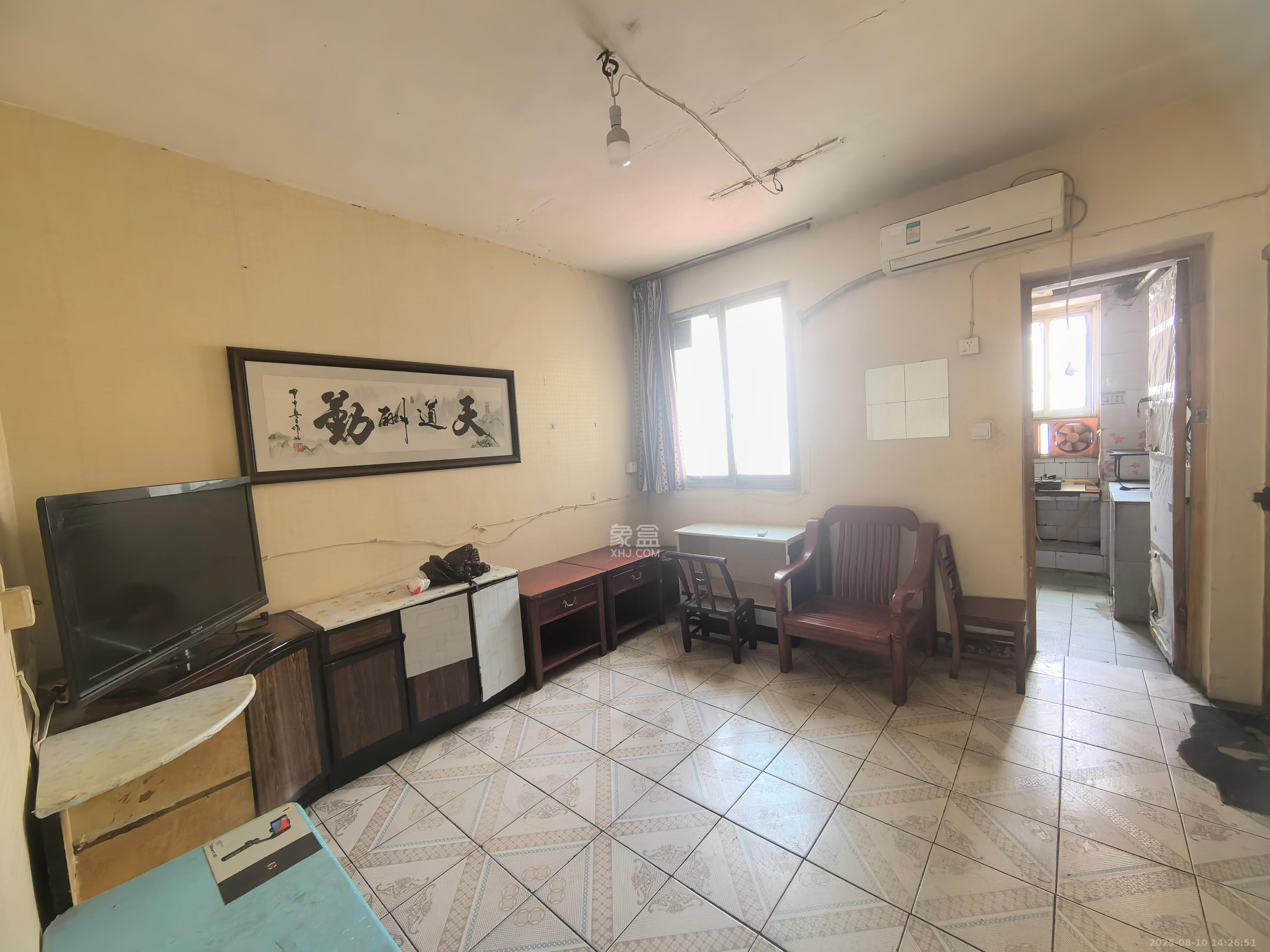 群力里小区 1室1厅1卫 1300.0元/月 群力里小区 1室1厅1卫 1300.0元/月室内图