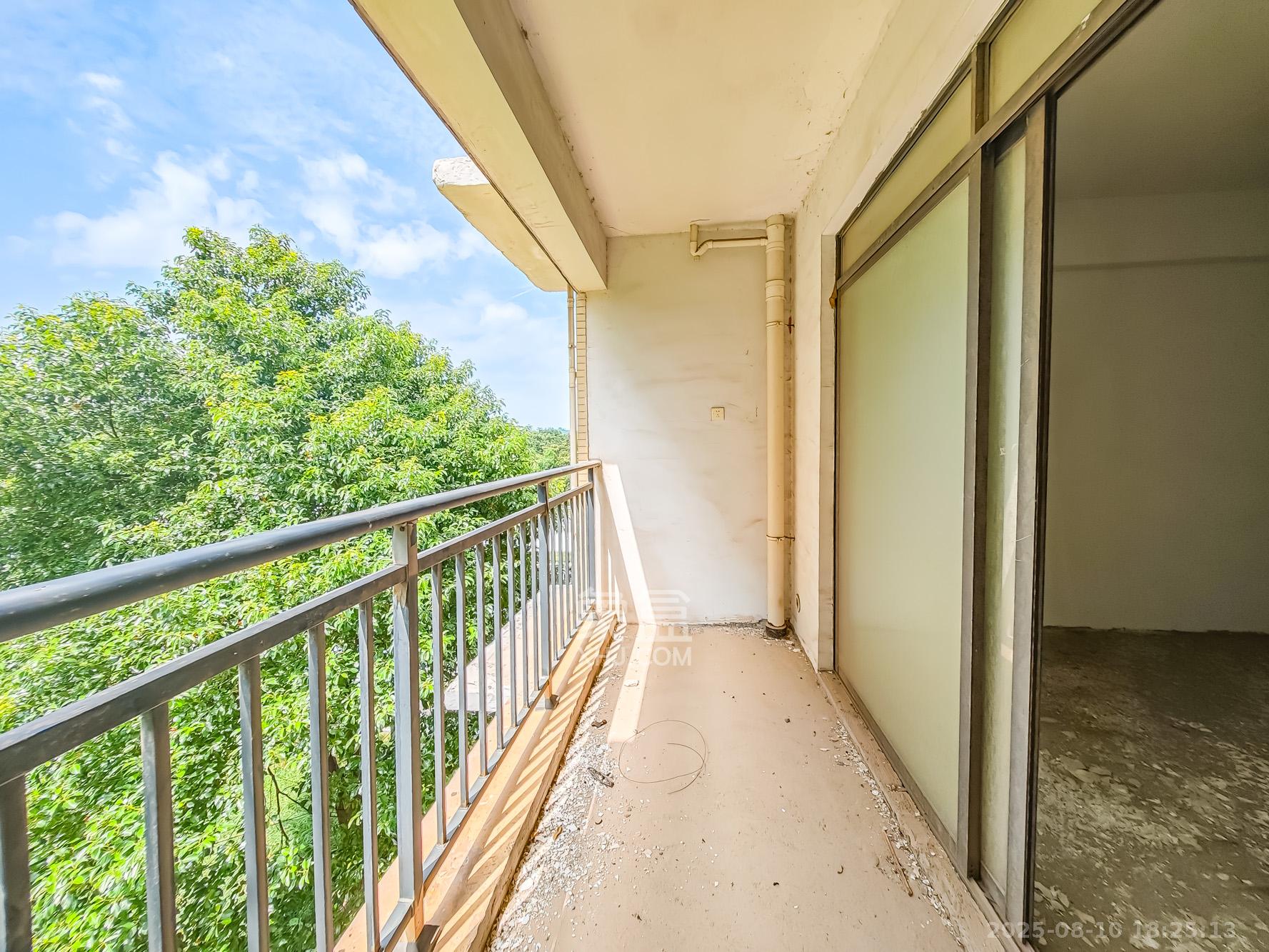 金富北城  2室2厅1卫    35.5万 金富北城  2室2厅1卫    35.5万阳台