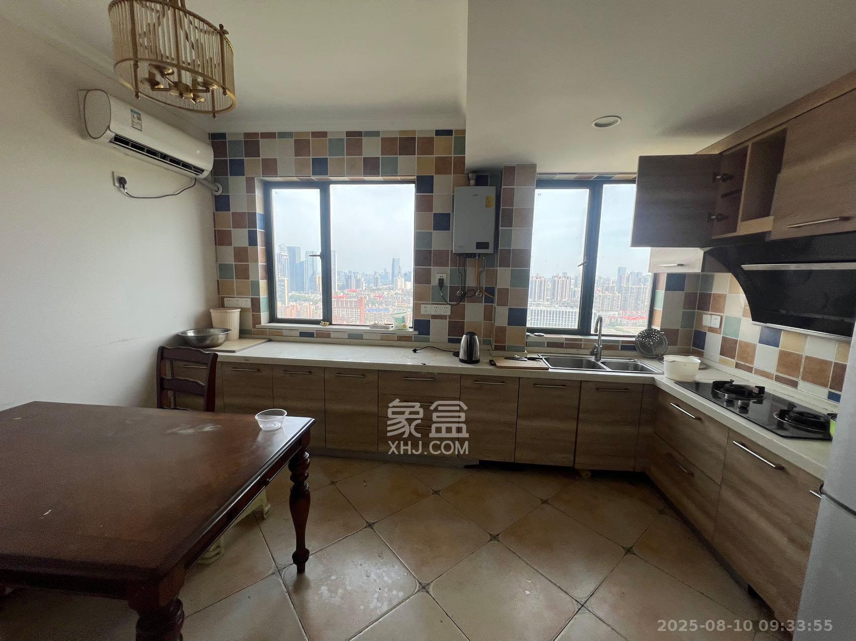 荣盛花语书苑  4室0厅0卫    4000.0元/月室内图