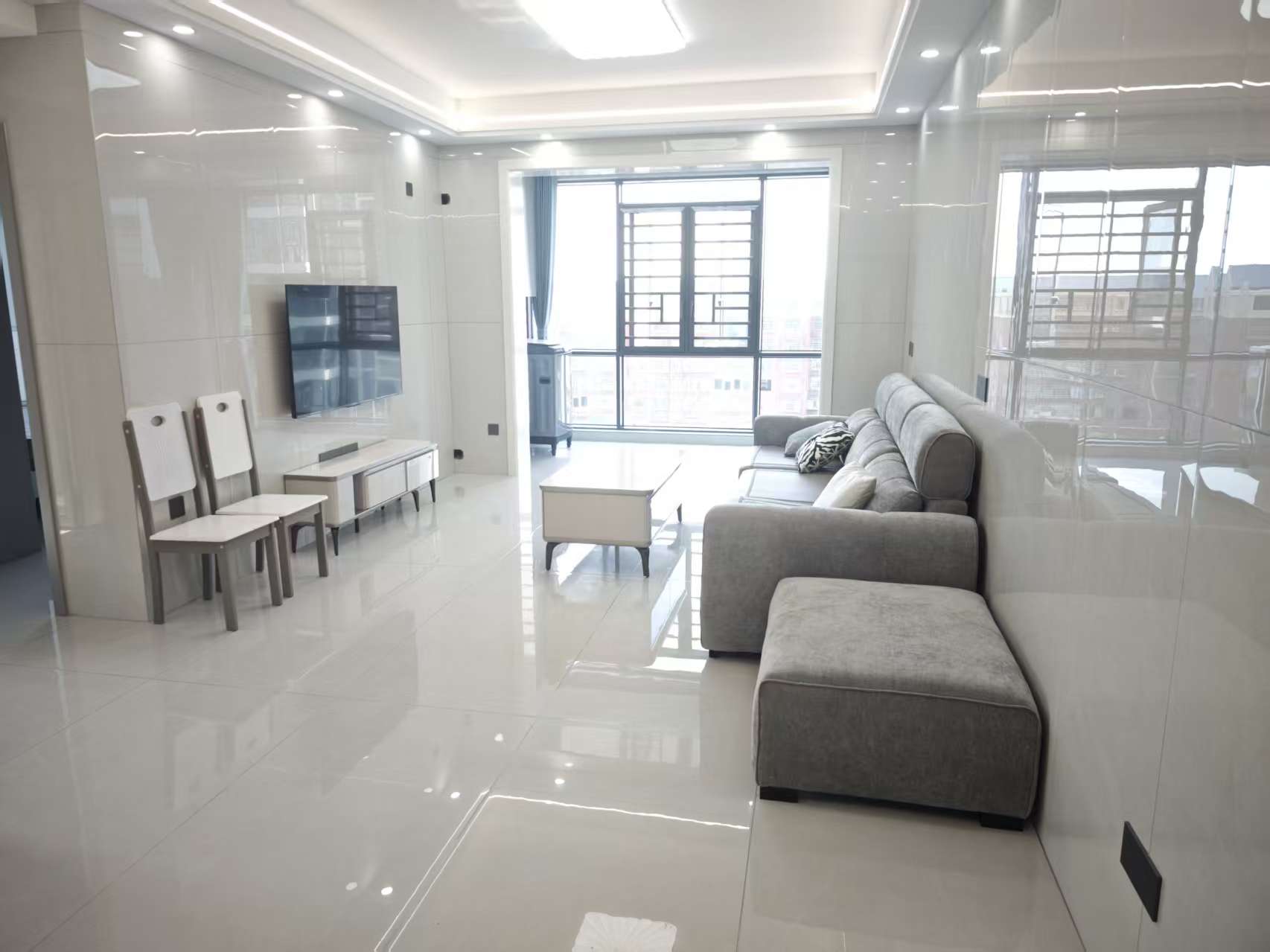 互助小区电梯房 2室2厅1卫 1600.0元/月 互助小区电梯房 2室2厅1卫 1600.0元/月室内图