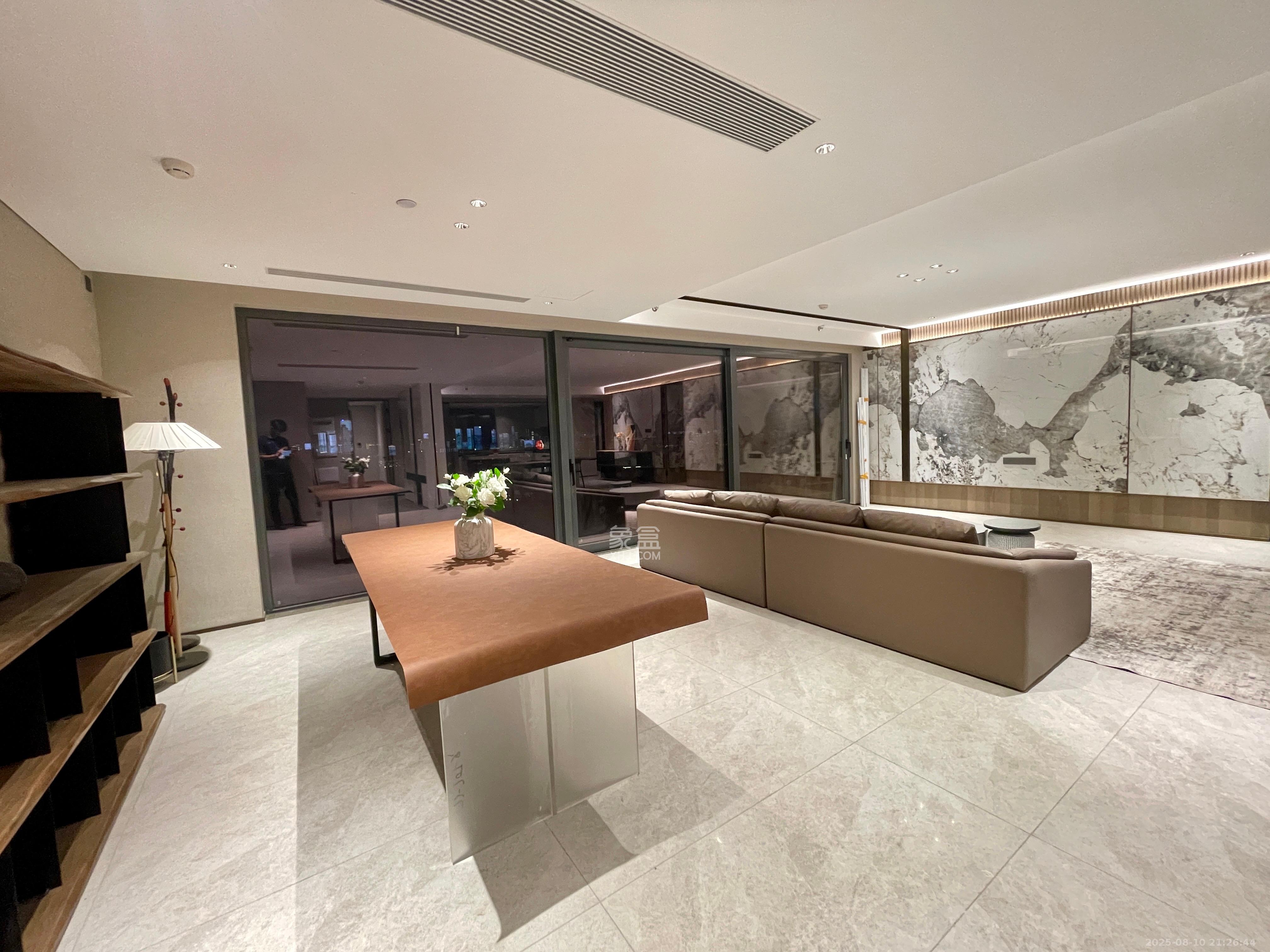 长沙悦府(华润万象城)  4室2厅3卫    19000.0元/月 长沙悦府(华润万象城)  4室2厅3卫    19000.0元/月室内图