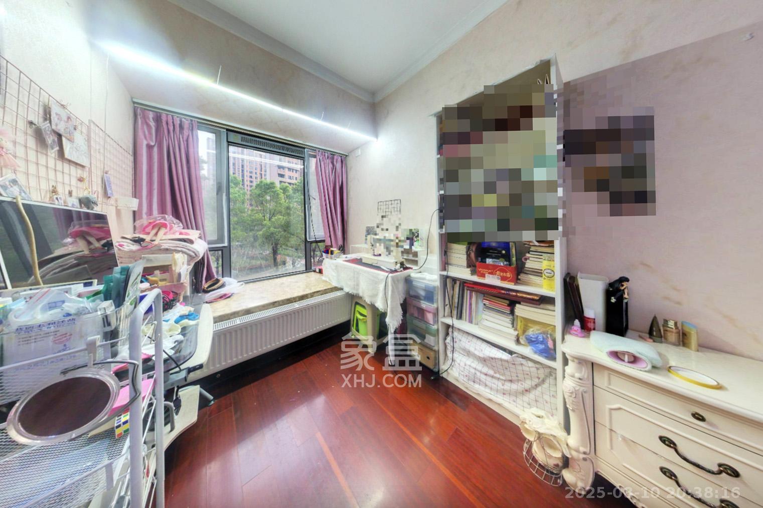 珠江花城三期锦鲤  3室2厅2卫    95.0万 珠江花城三期锦鲤  3室2厅2卫    95.0万卧室