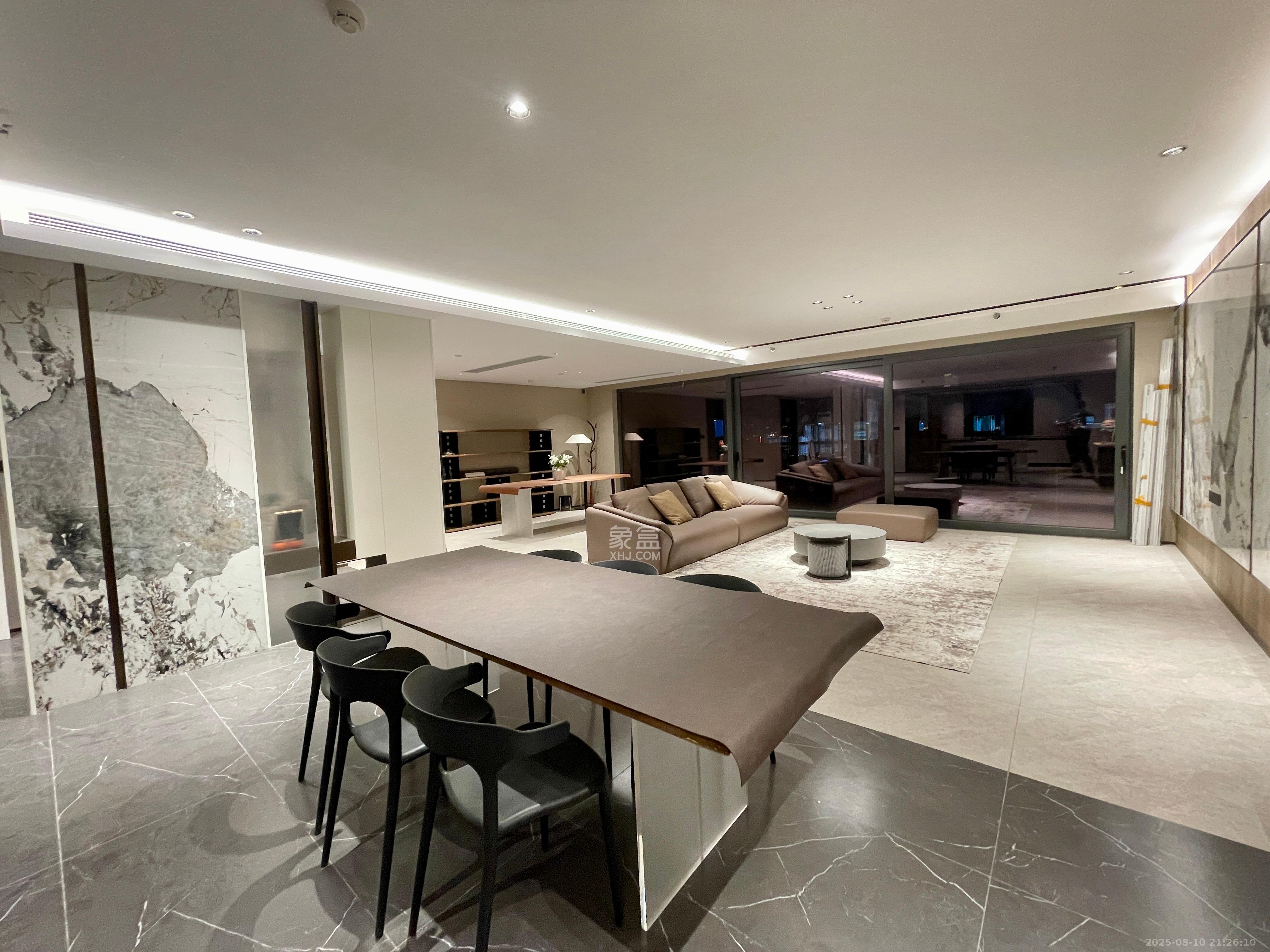 长沙悦府(华润万象城)  4室2厅3卫    19000.0元/月 长沙悦府(华润万象城)  4室2厅3卫    19000.0元/月室内图