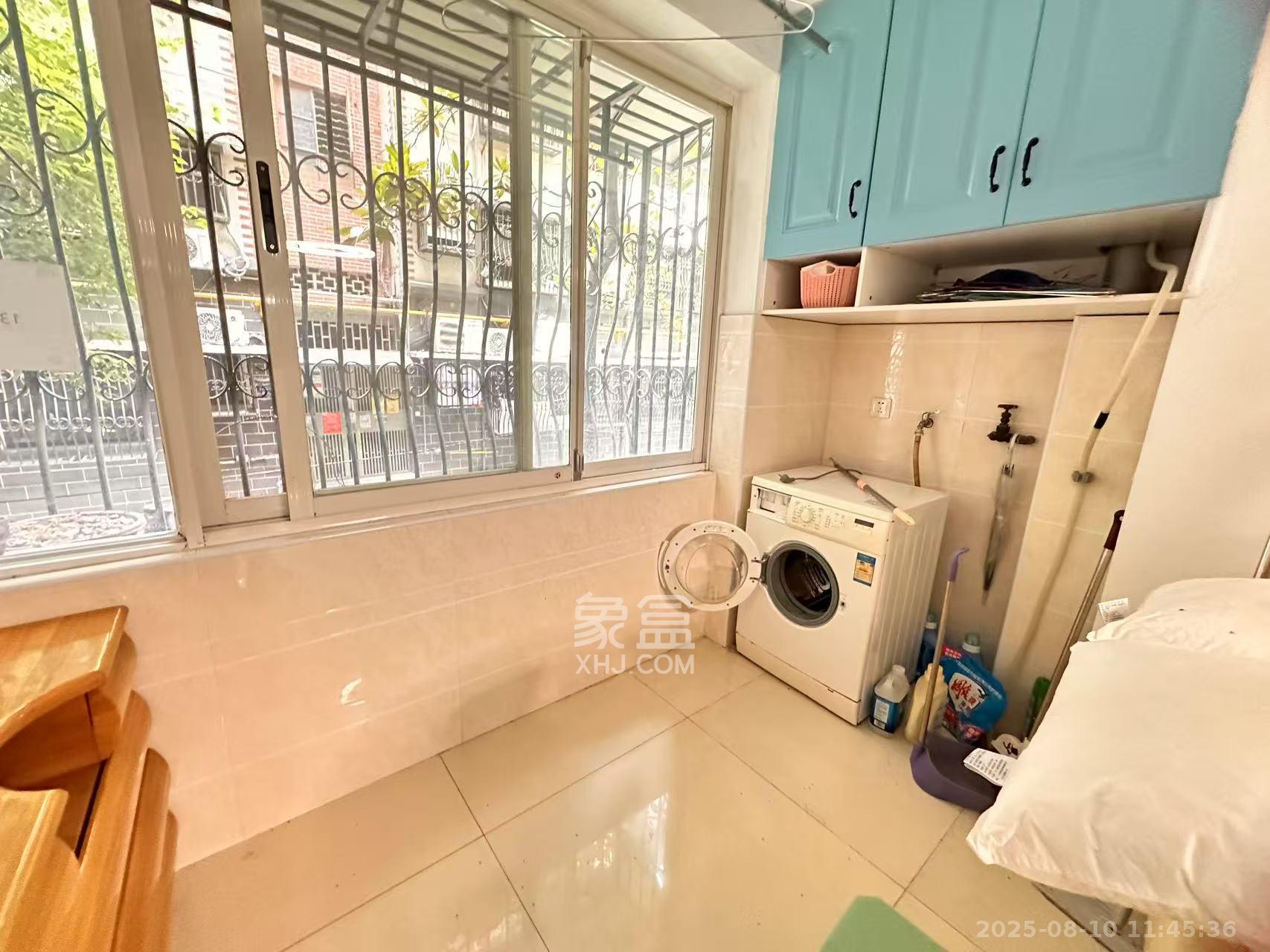 省建苑小区  3室2厅1卫    3300.0元/月 省建苑小区  3室2厅1卫    3300.0元/月室内图