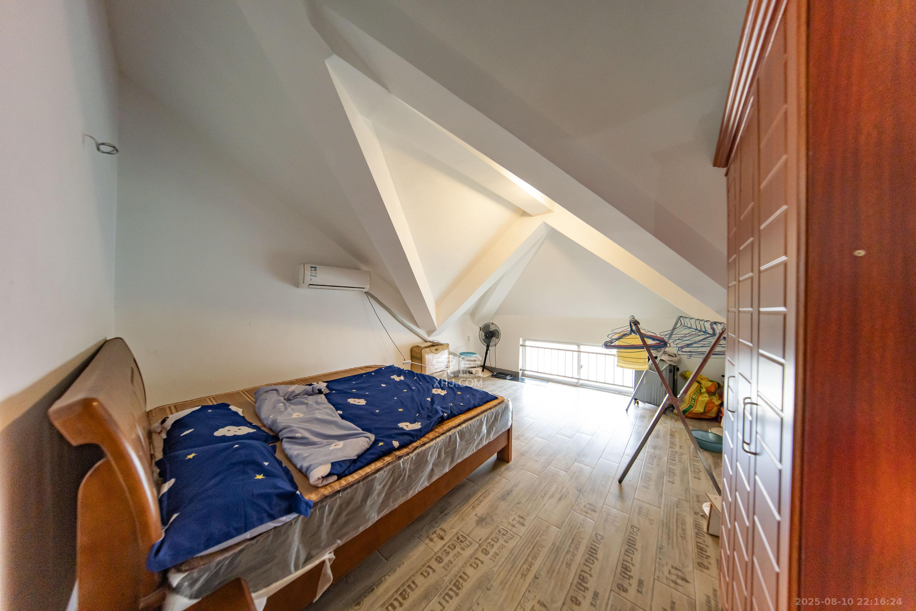 含浦家苑  5室2厅2卫    64.8万卧室