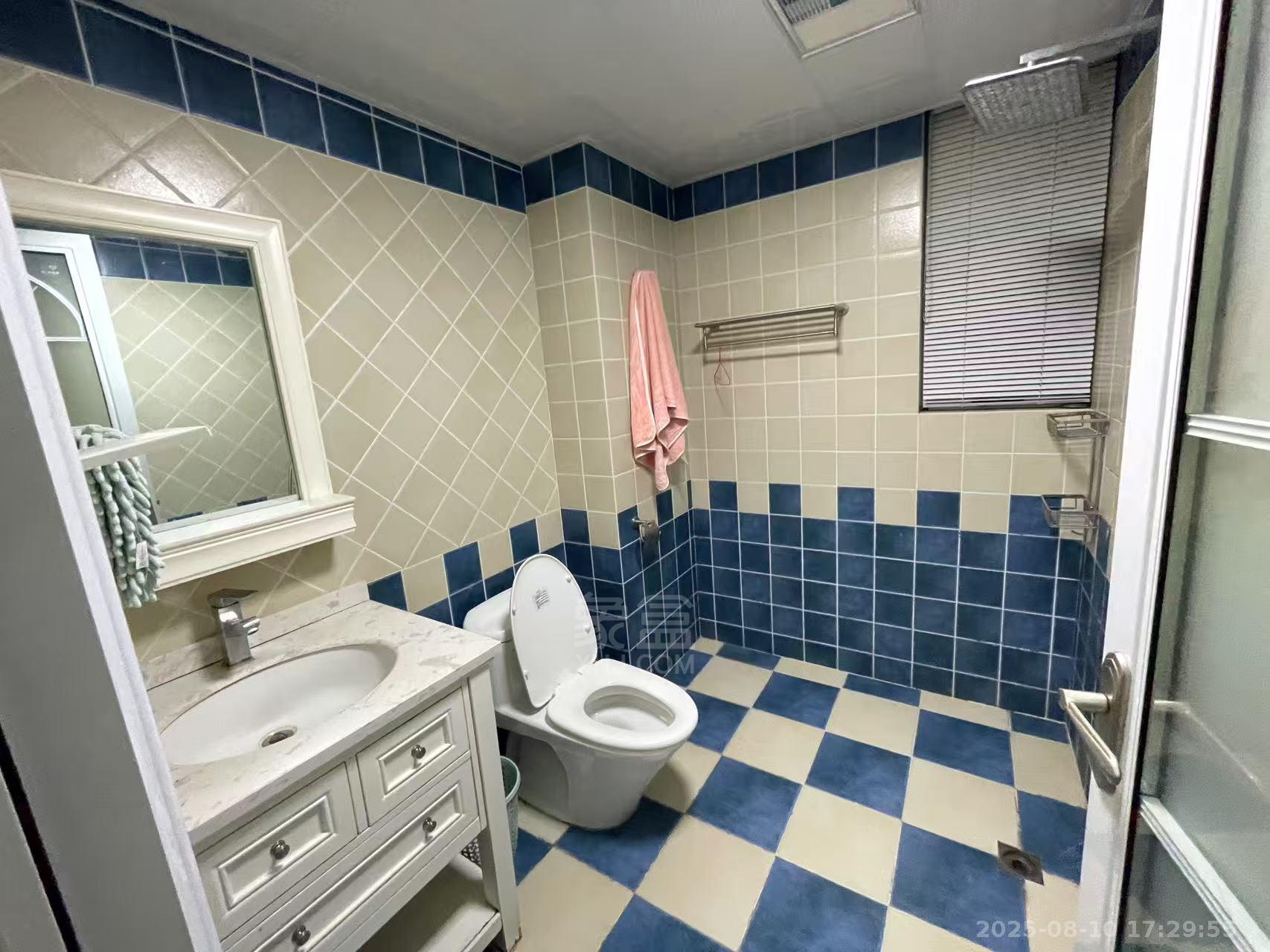 美的城二期 3室2厅2卫 2400.0元/月 美的城二期 3室2厅2卫 2400.0元/月室内图