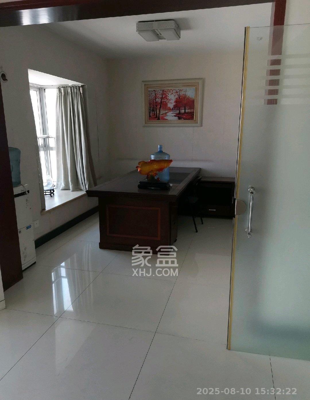 左岸右岸  4室1厅1卫    4000.0元/月 左岸右岸  4室1厅1卫    4000.0元/月室内图