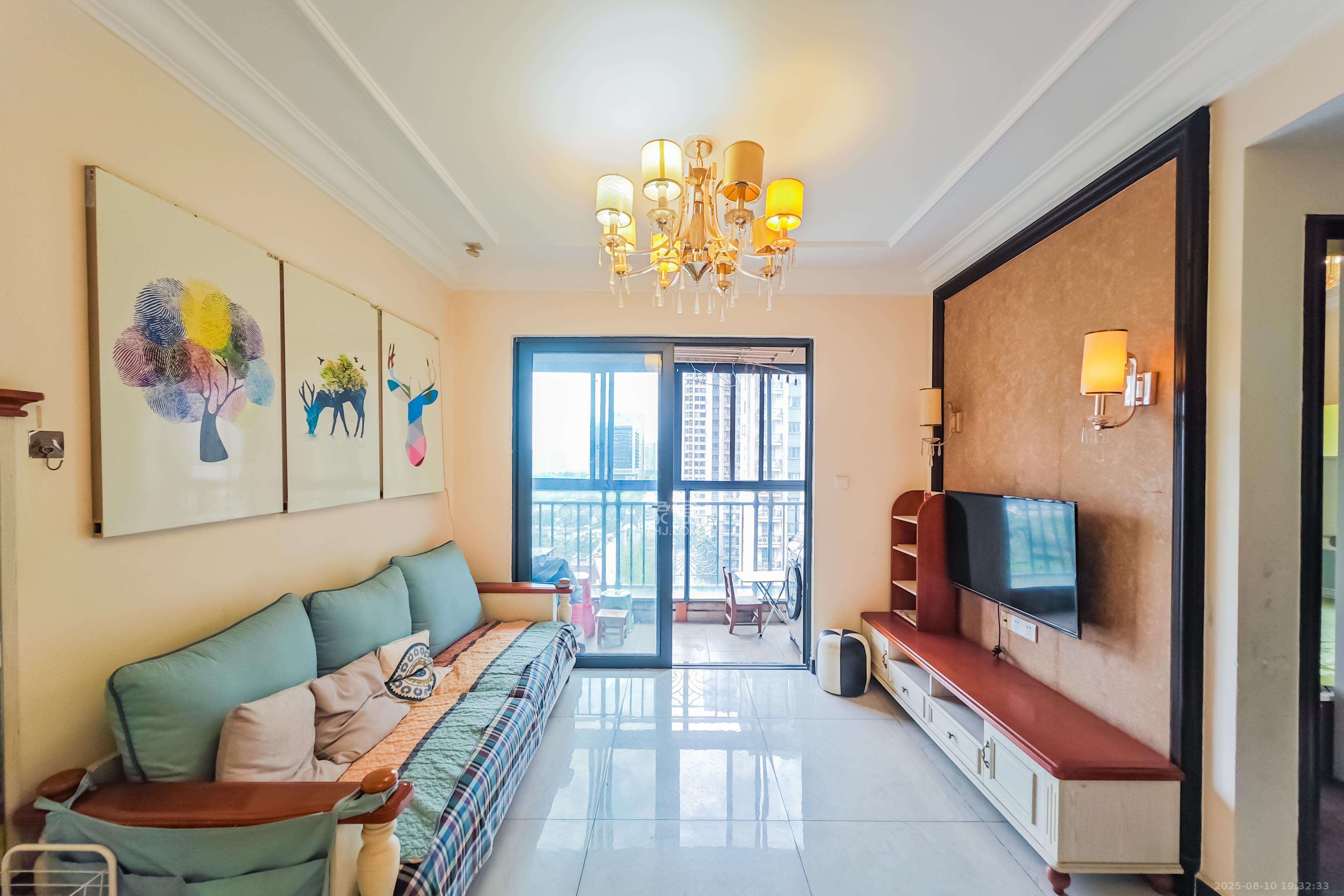 恒大国际广场  2室1厅1卫    63.0万客厅