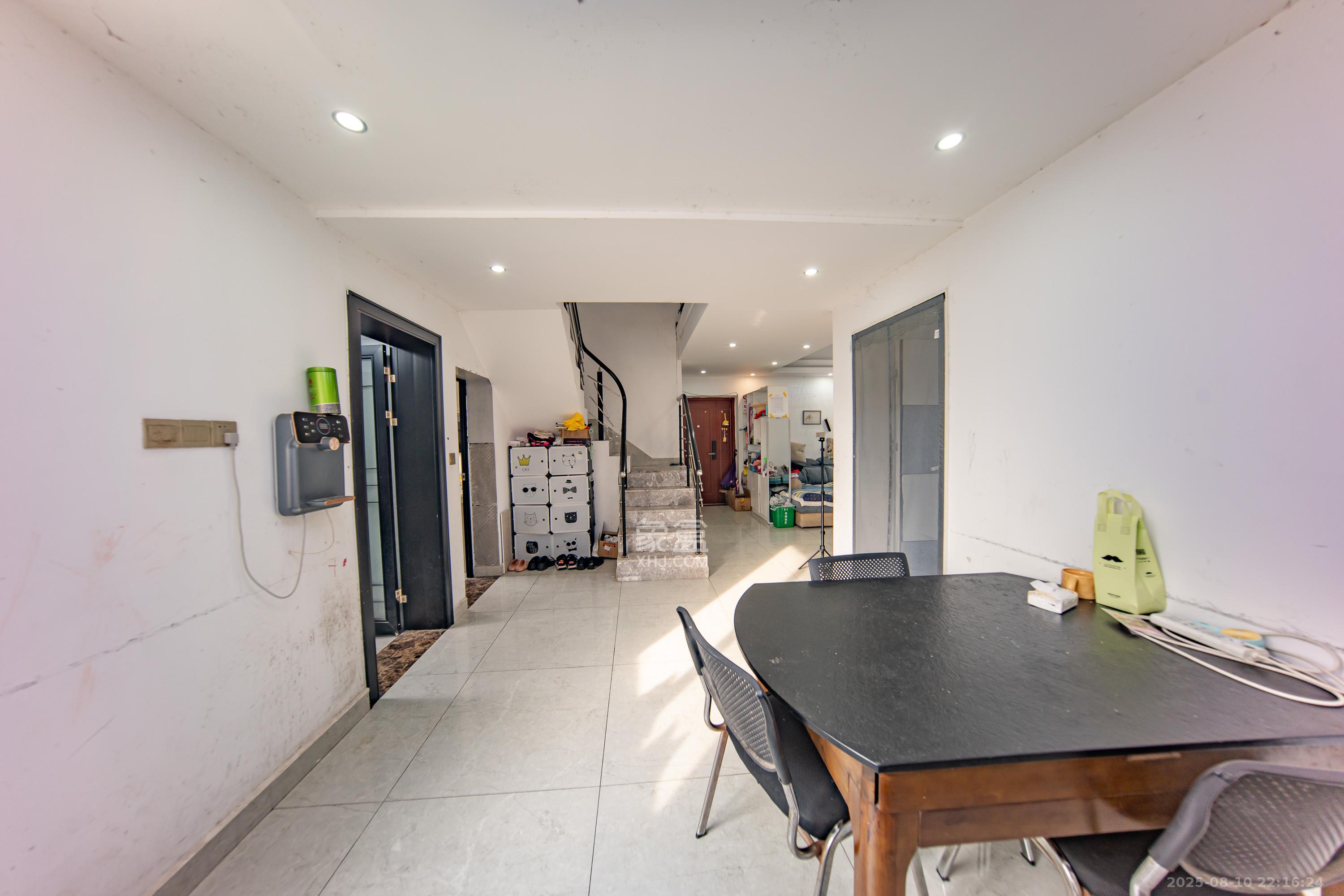 含浦家苑  5室2厅2卫    64.8万客厅