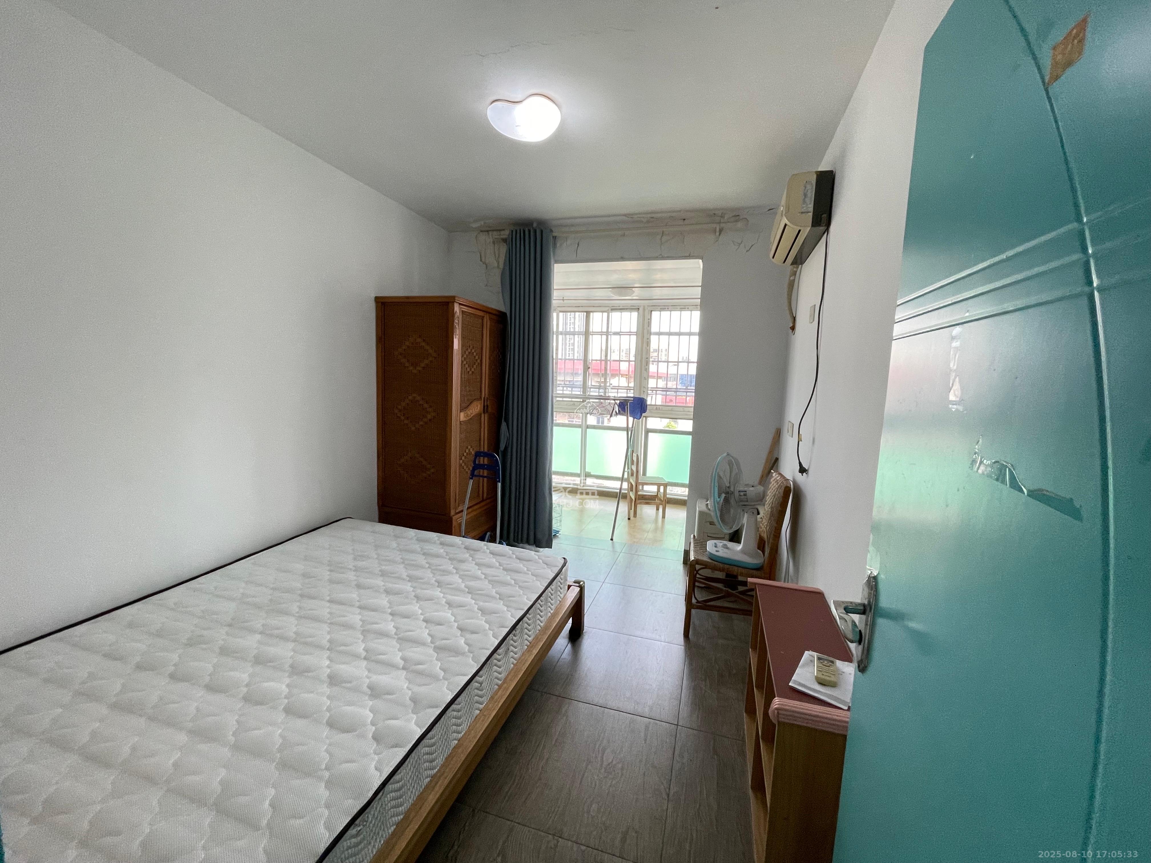 鸿景苑  3室2厅2卫   2300.00元/月室内图