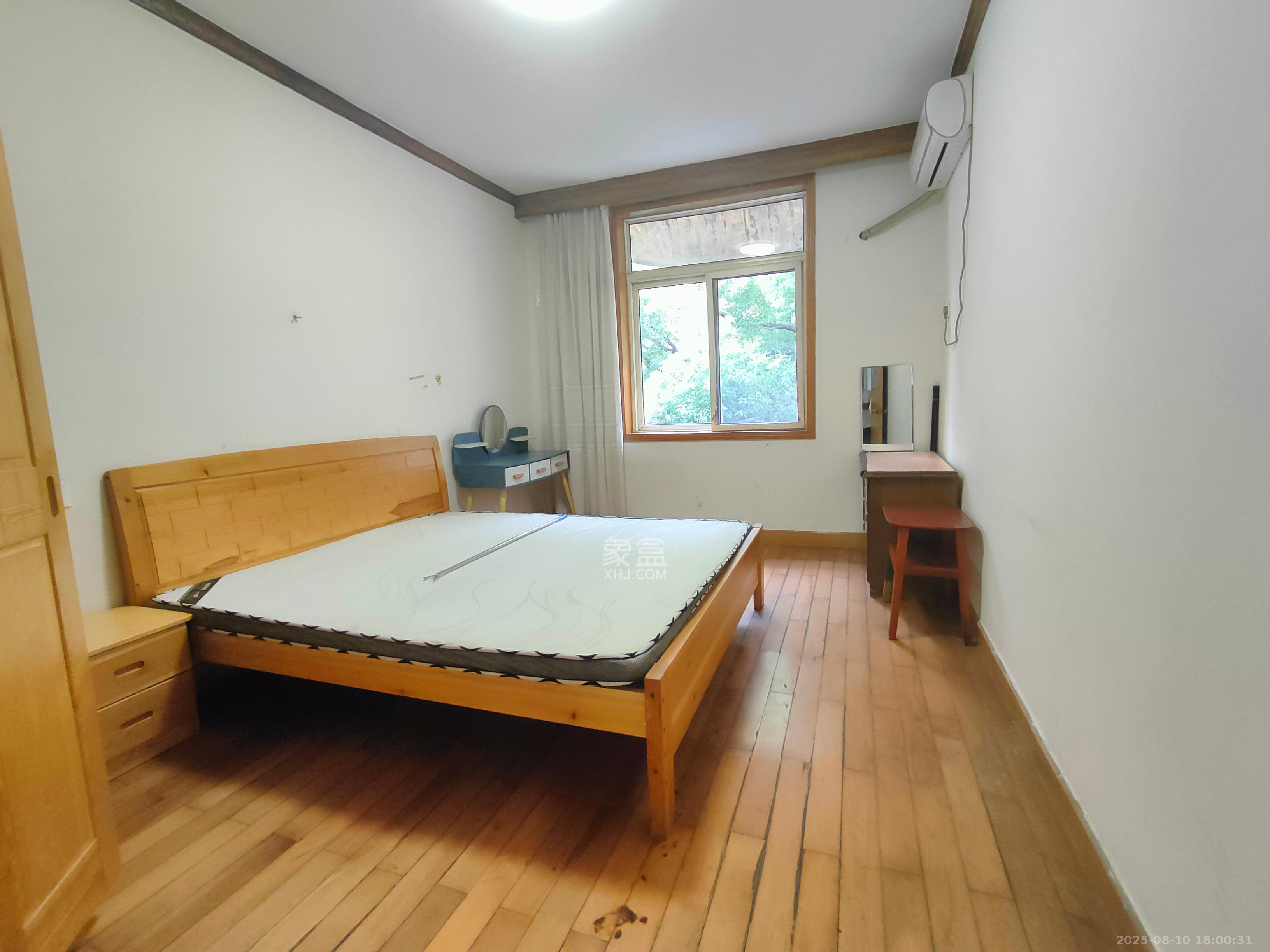 中建五局信和苑二区  2室2厅1卫   1300.00元/月室内图