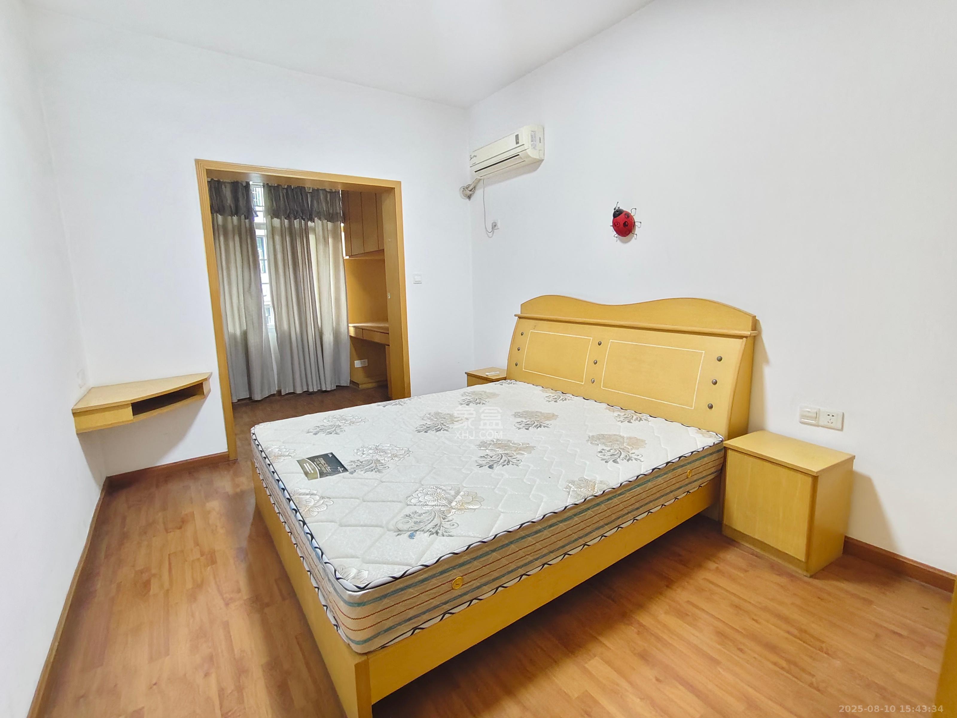 云龙教师楼  4室2厅2卫    1280.0元/月 云龙教师楼  4室2厅2卫    1280.0元/月室内图