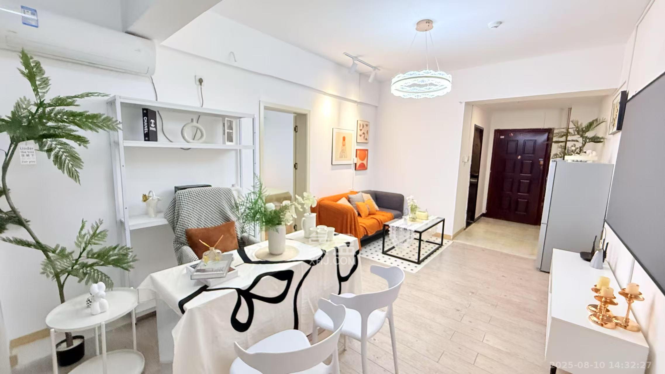 阳光锦城  1室2厅1卫    2780.0元/月室内图