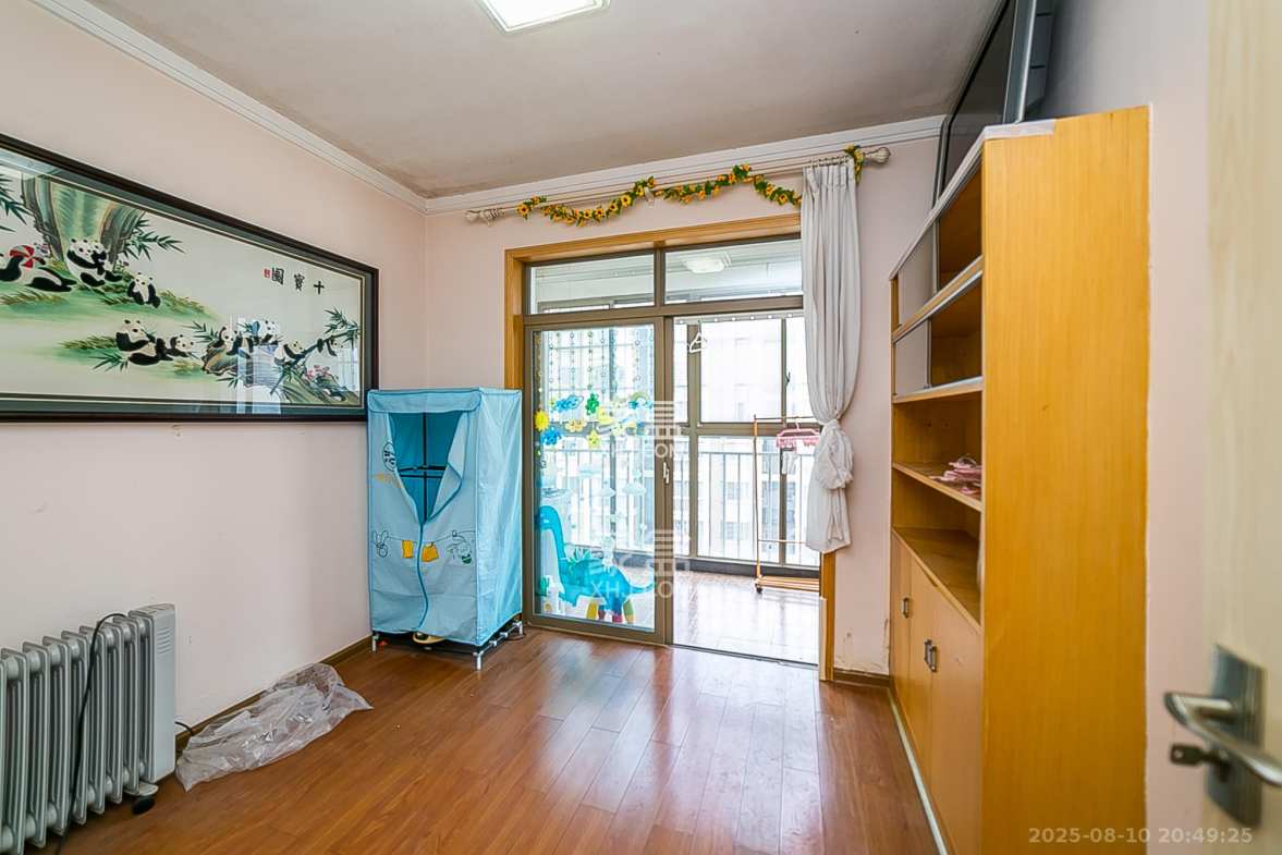 层上观邸  3室2厅1卫    64.0万 层上观邸  3室2厅1卫    64.0万卧室