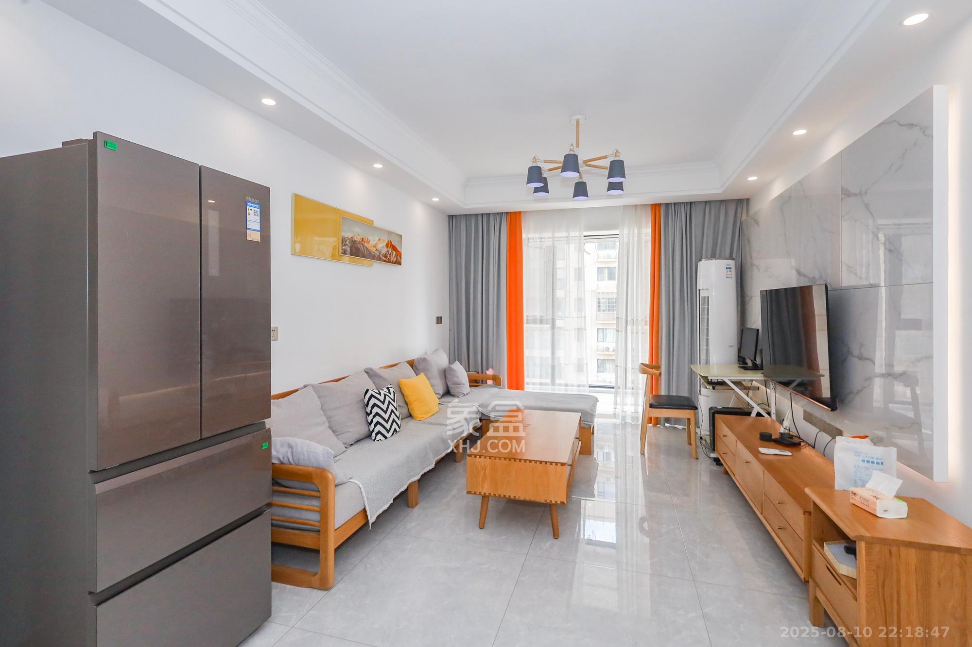 钰龙天下二期(钰龙佳园) 2室2厅1卫 195.0万 钰龙天下二期(钰龙佳园) 2室2厅1卫 195.0万客厅