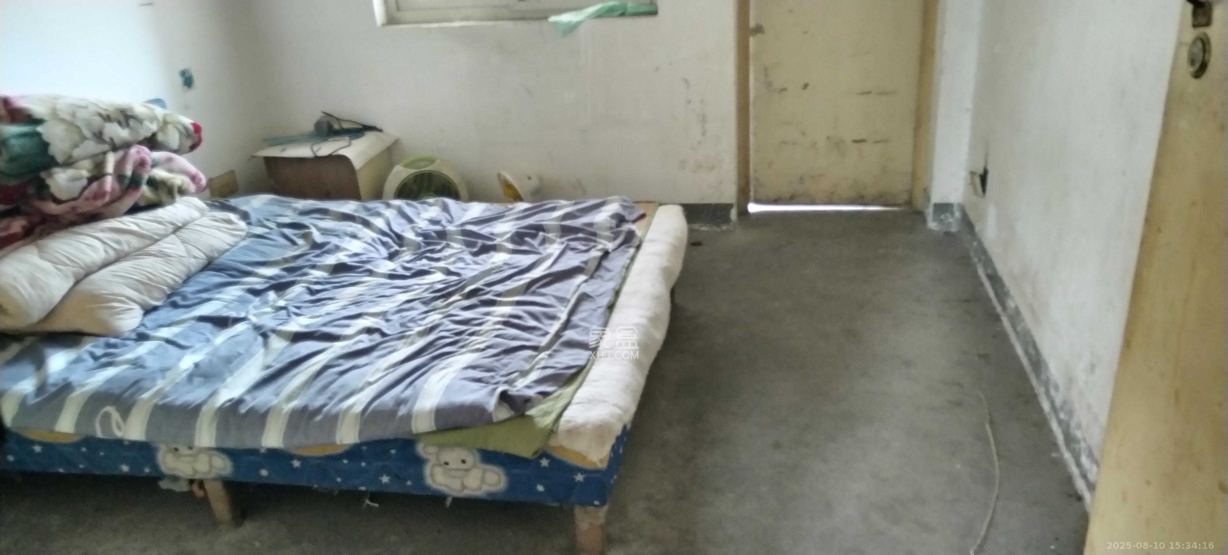 友园山庄  1室1厅1卫    700.0元/月室内图