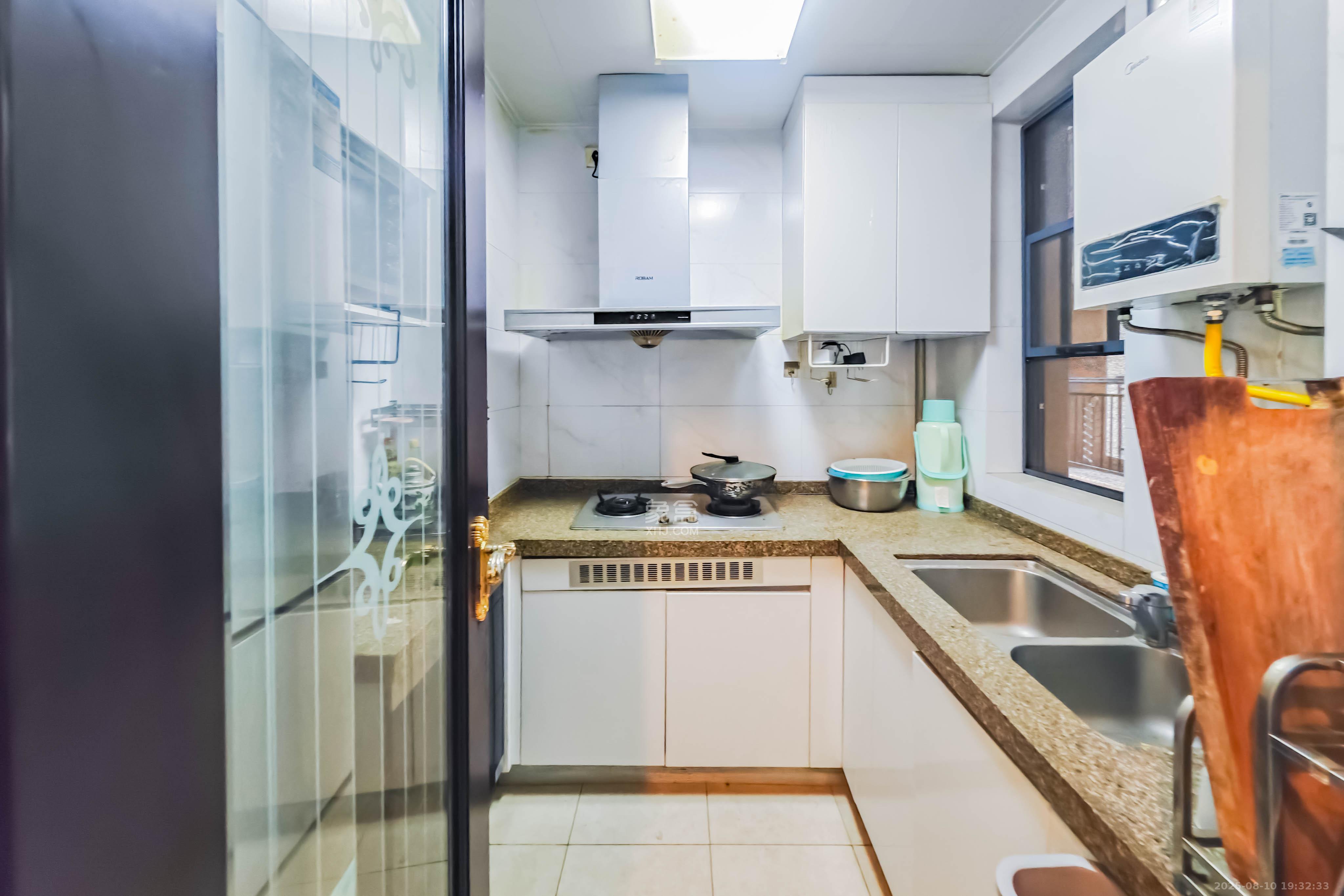 恒大国际广场  2室1厅1卫    63.0万厨房