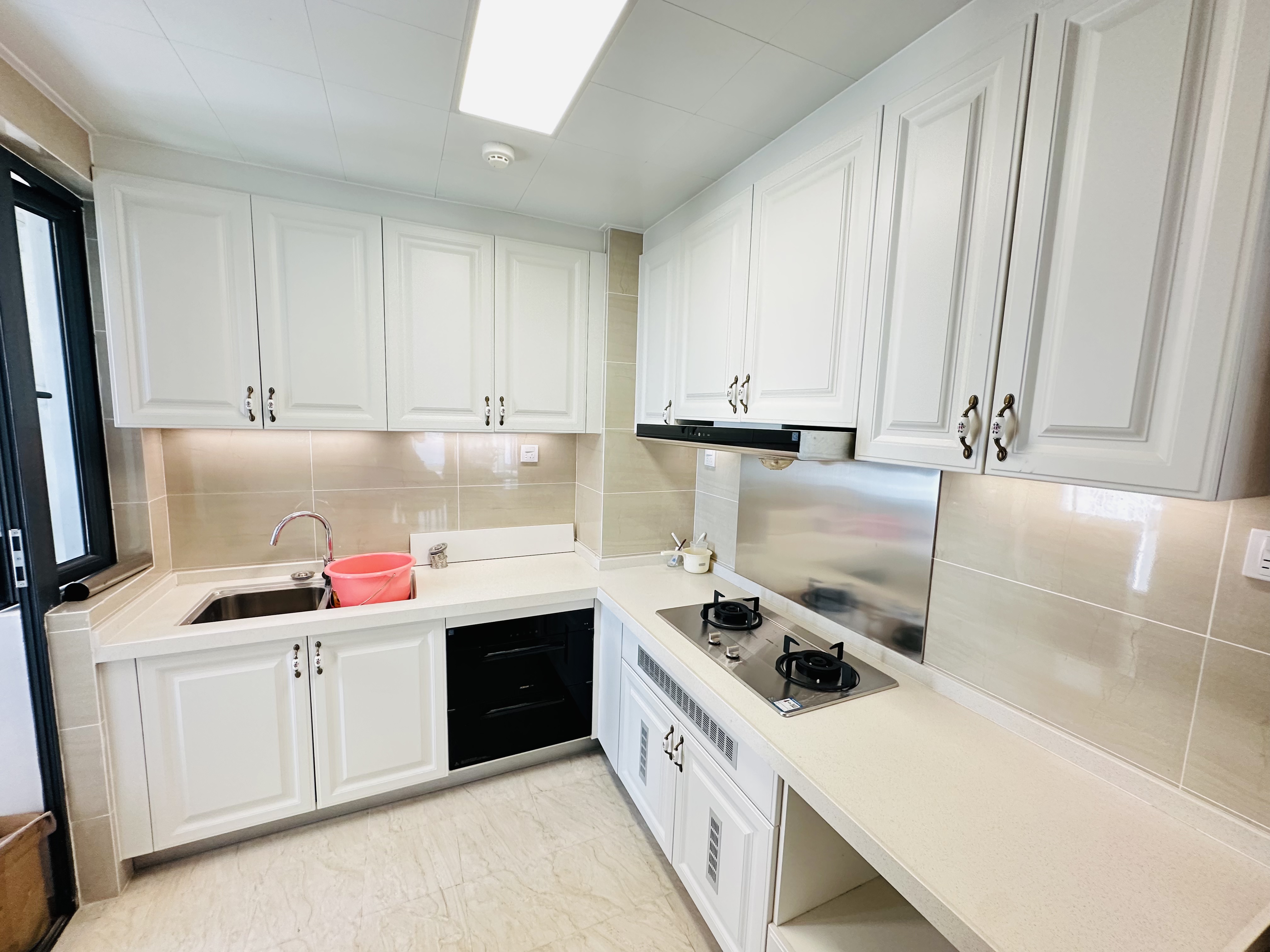 恒大美丽沙天宸湾 3室2厅2卫 230.0万 恒大美丽沙天宸湾 3室2厅2卫 230.0万室内图