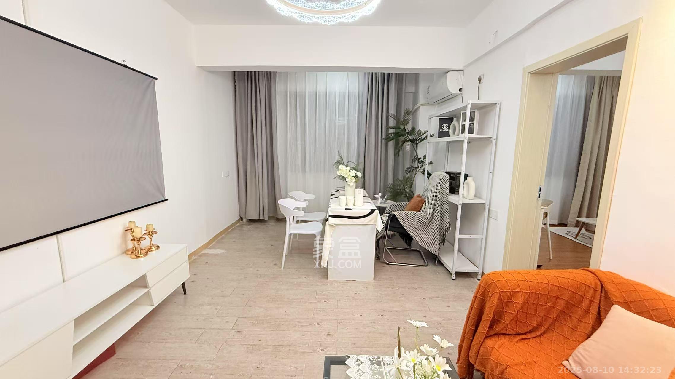 阳光锦城  1室2厅1卫    2780.0元/月室内图