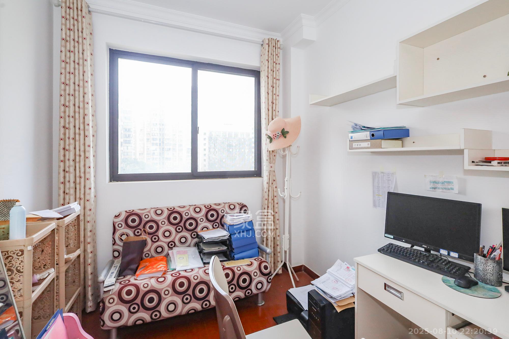 阳光丽城一期 4室2厅2卫 148.0万 阳光丽城一期 4室2厅2卫 148.0万卧室