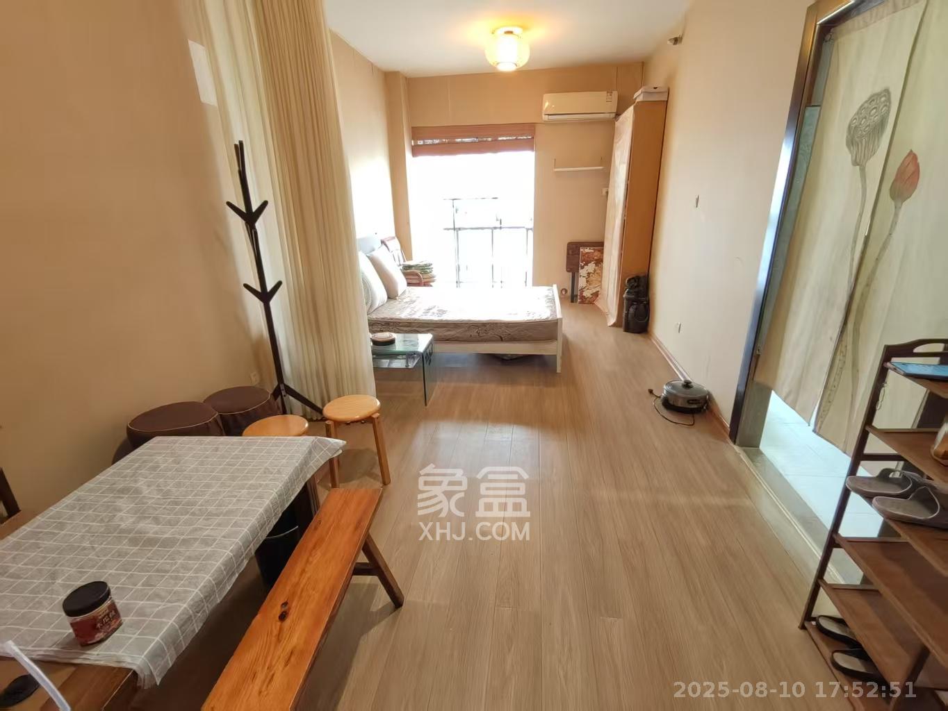 中远公馆  1室1厅1卫   1300.00元/月室内图