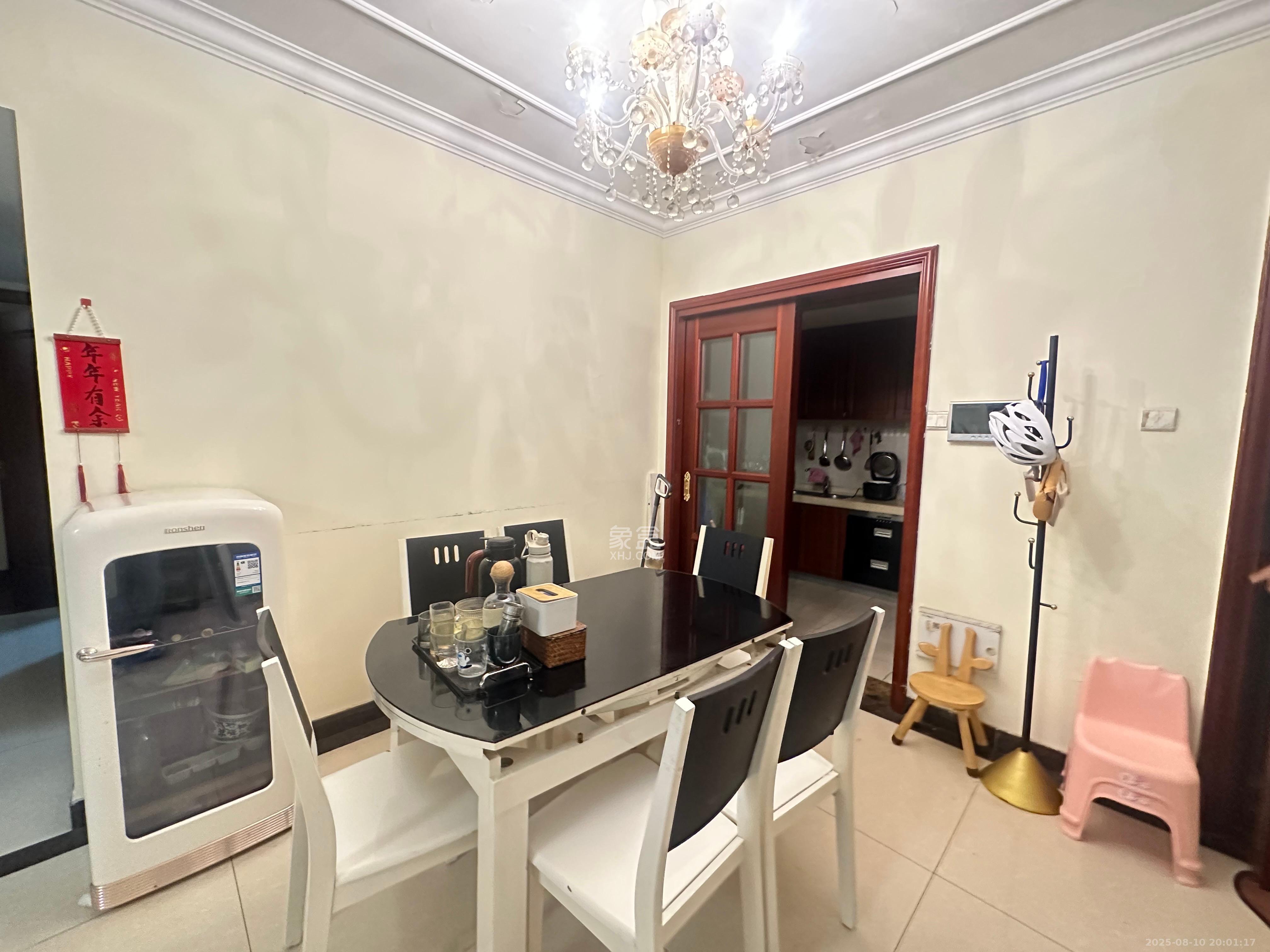 恒大雅苑  3室2厅2卫    2500.0元/月 恒大雅苑  3室2厅2卫    2500.0元/月室内图