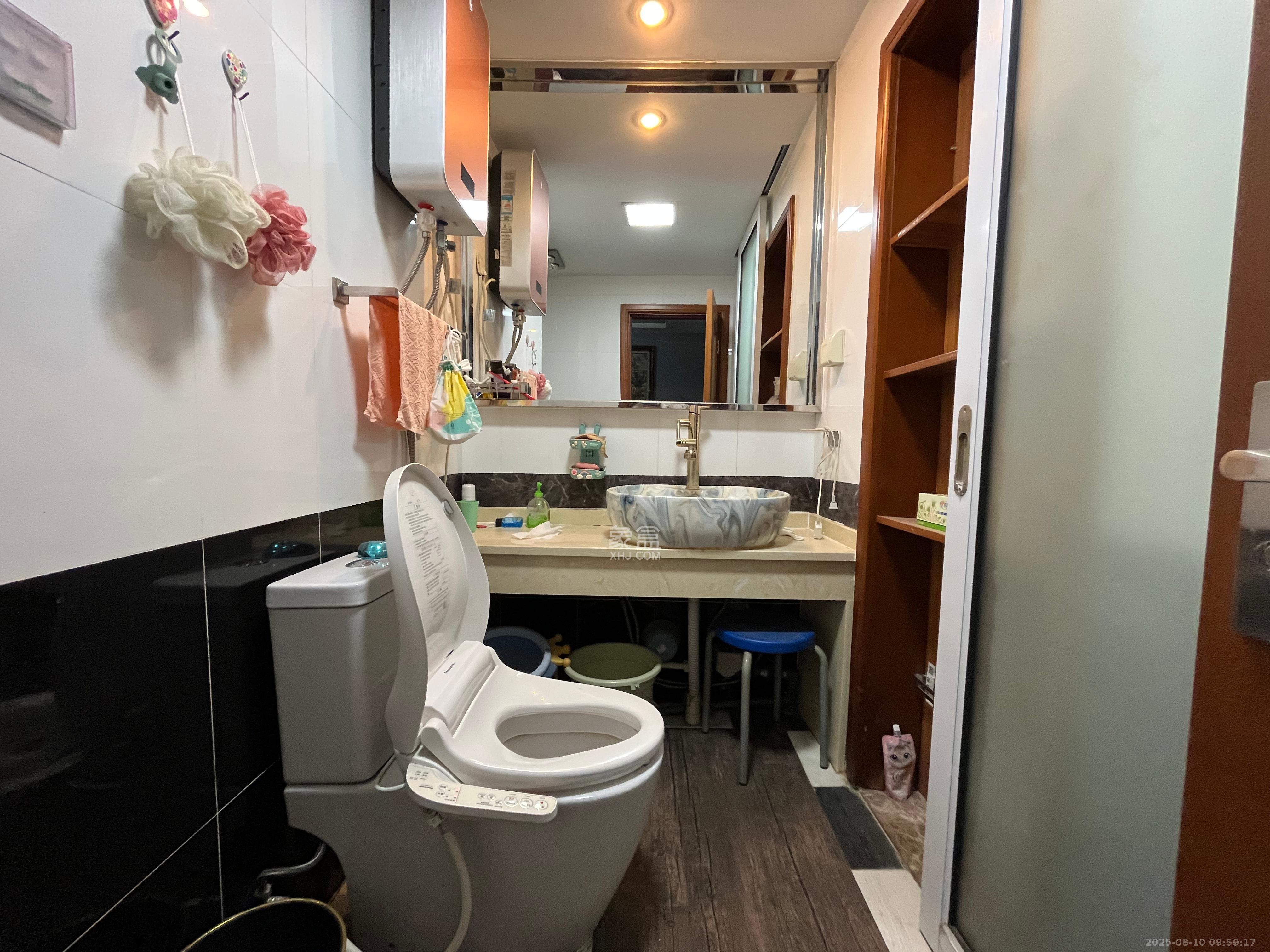 阳光100三期 3室2厅2卫 4200.0元/月 阳光100三期 3室2厅2卫 4200.0元/月室内图