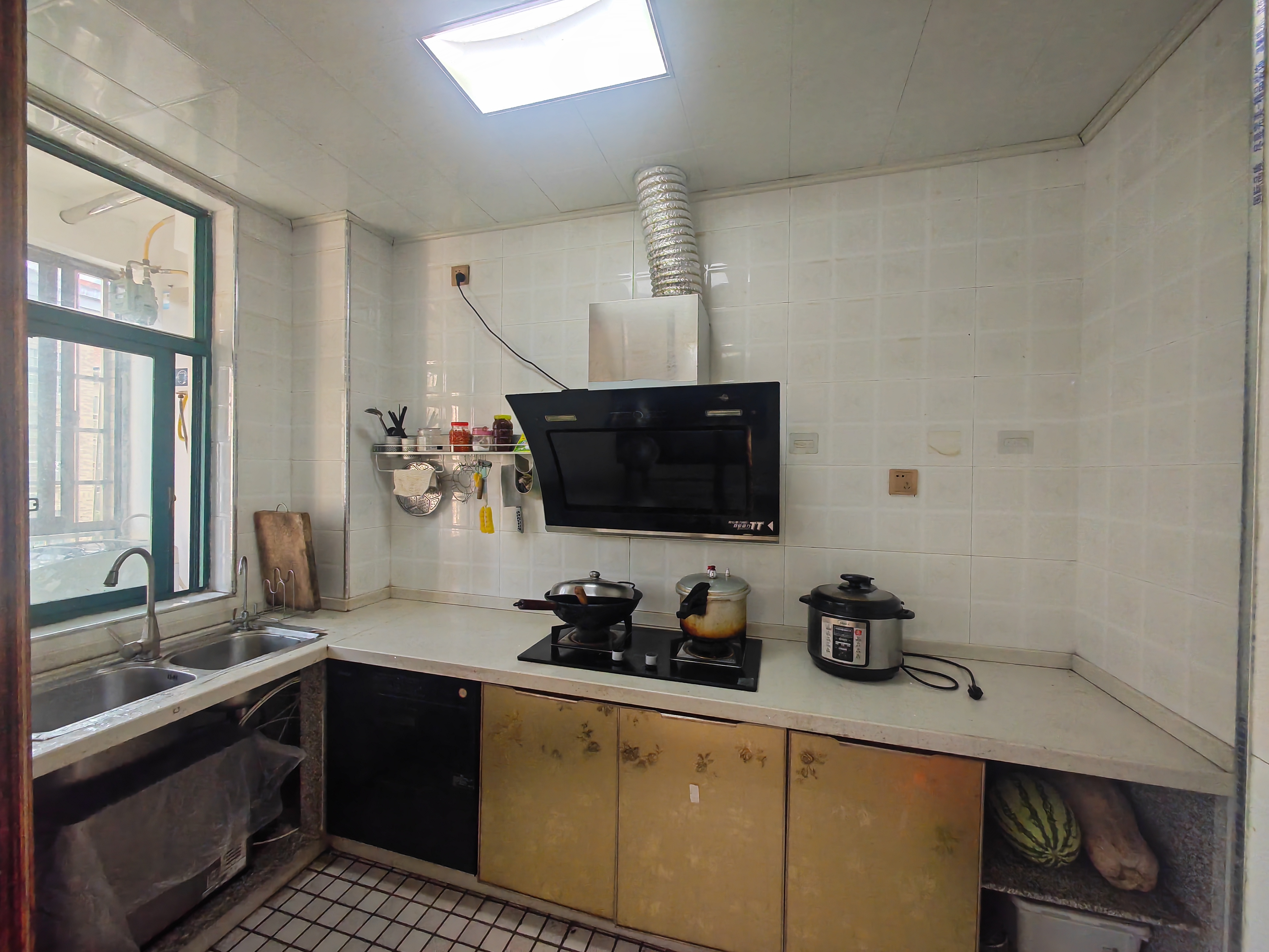 阳光一品小区 3室2厅2卫 49.8万 阳光一品小区 3室2厅2卫 49.8万客厅