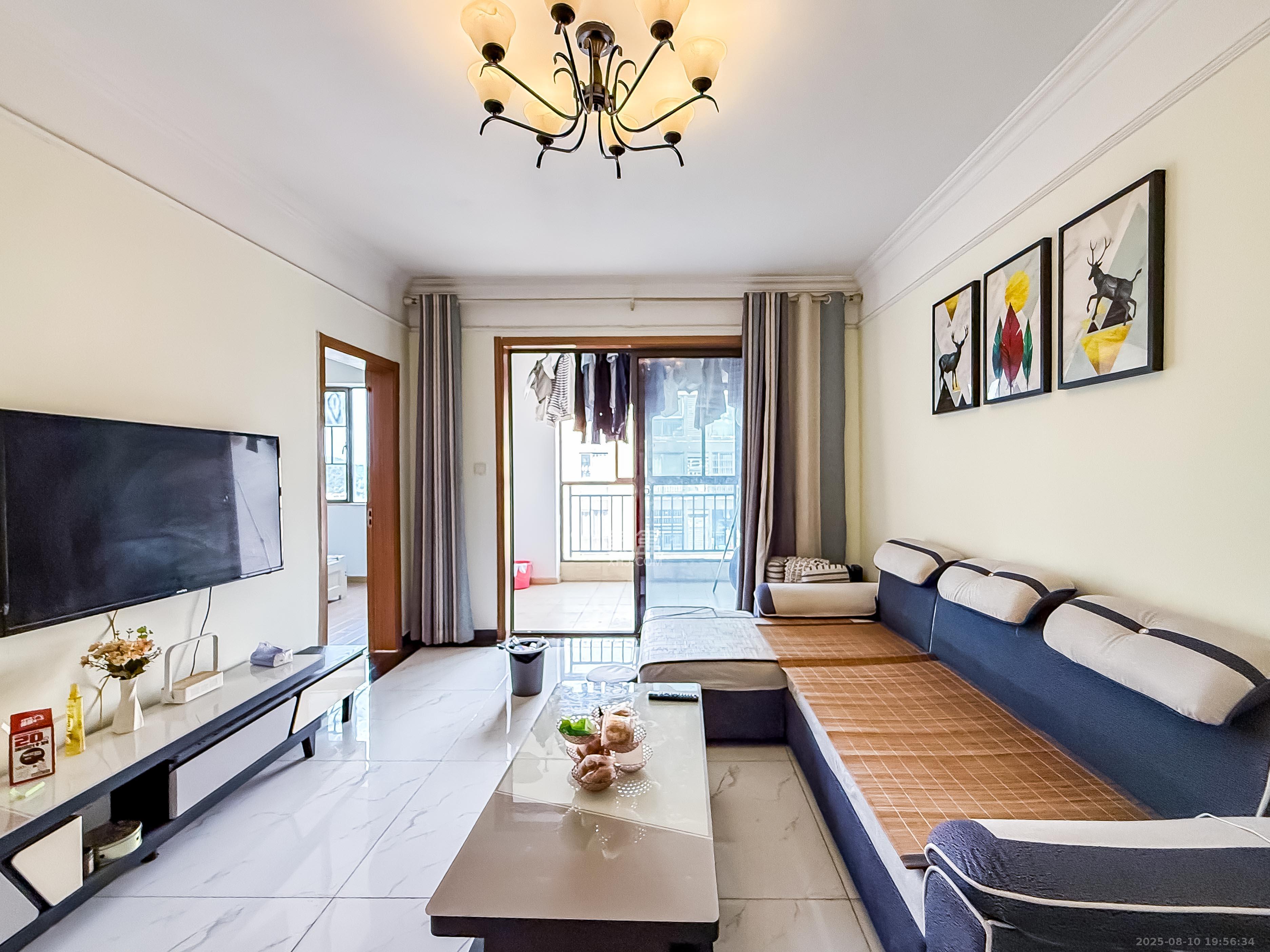 麓谷小镇  3室2厅1卫    58.5万 麓谷小镇  3室2厅1卫    58.5万客厅