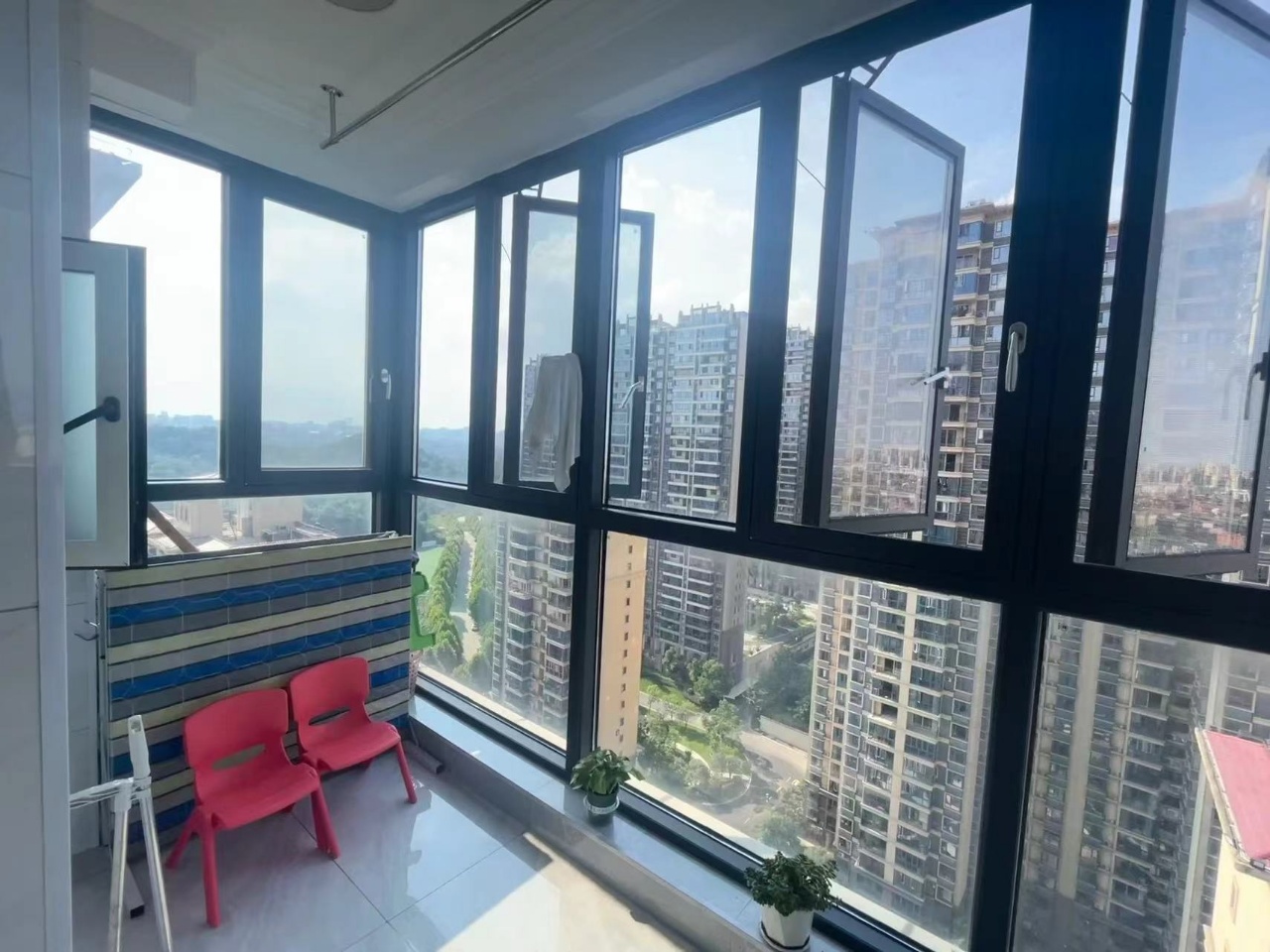 碧桂园梓山府 2室2厅1卫 1500.0元/月 碧桂园梓山府 2室2厅1卫 1500.0元/月室内图