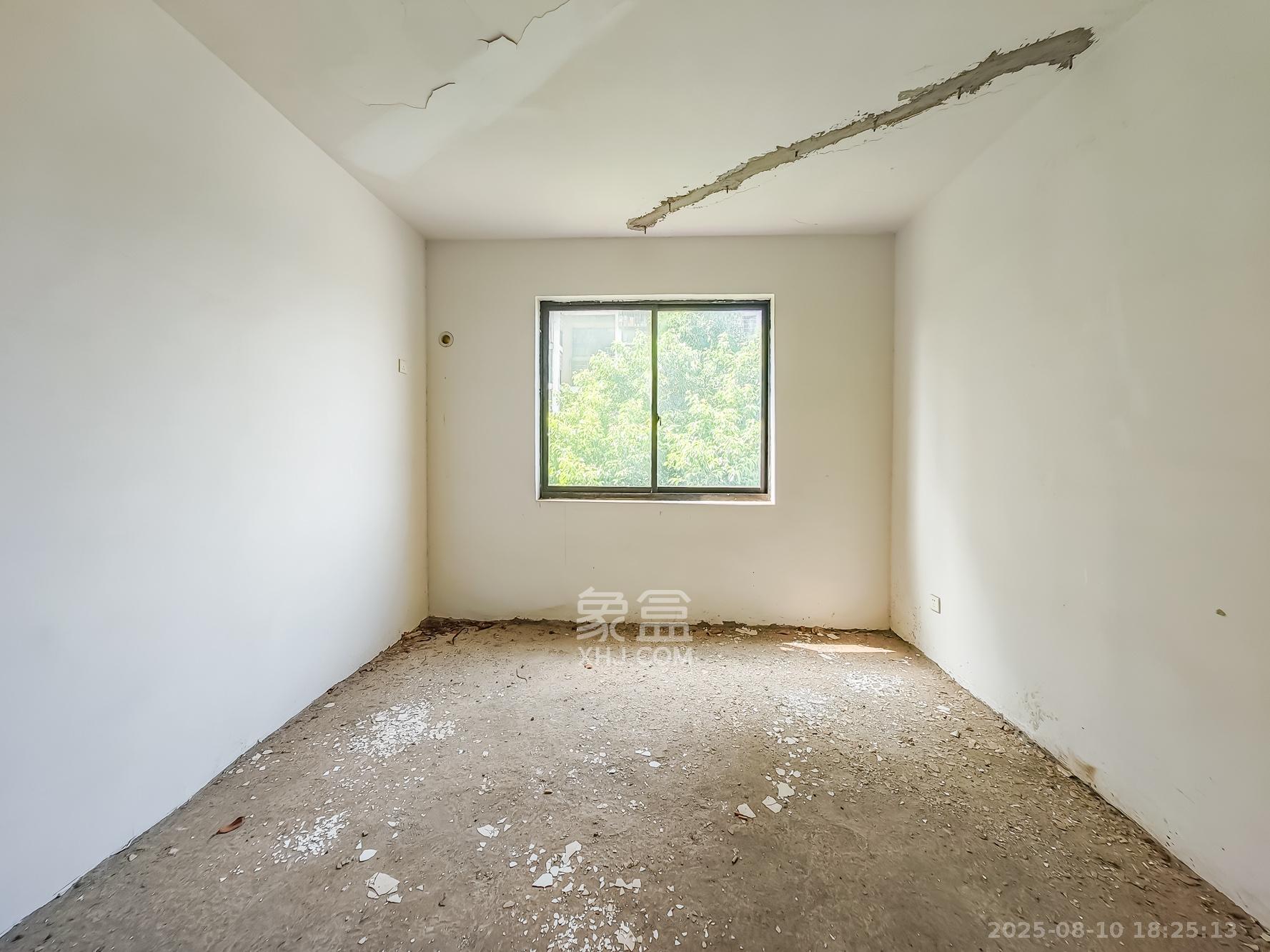 金富北城  2室2厅1卫    35.5万 金富北城  2室2厅1卫    35.5万卧室