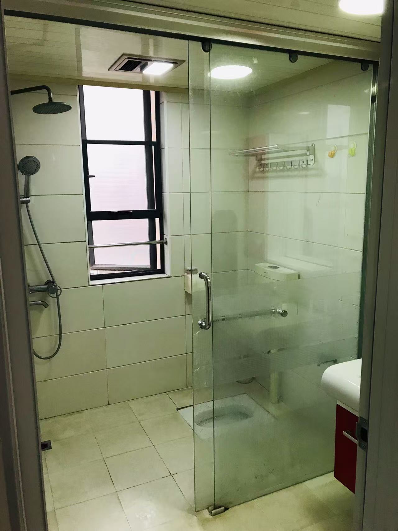 耀江花园东湖居  1室2厅2卫   1400.00元/月室内图