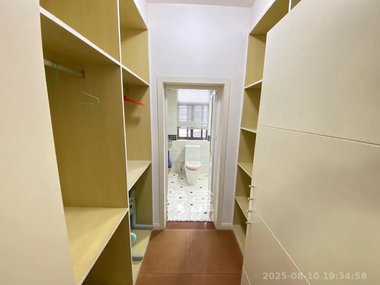 钱隆樽品(一、二、三期)  3室2厅2卫   3200.00元/月室内图