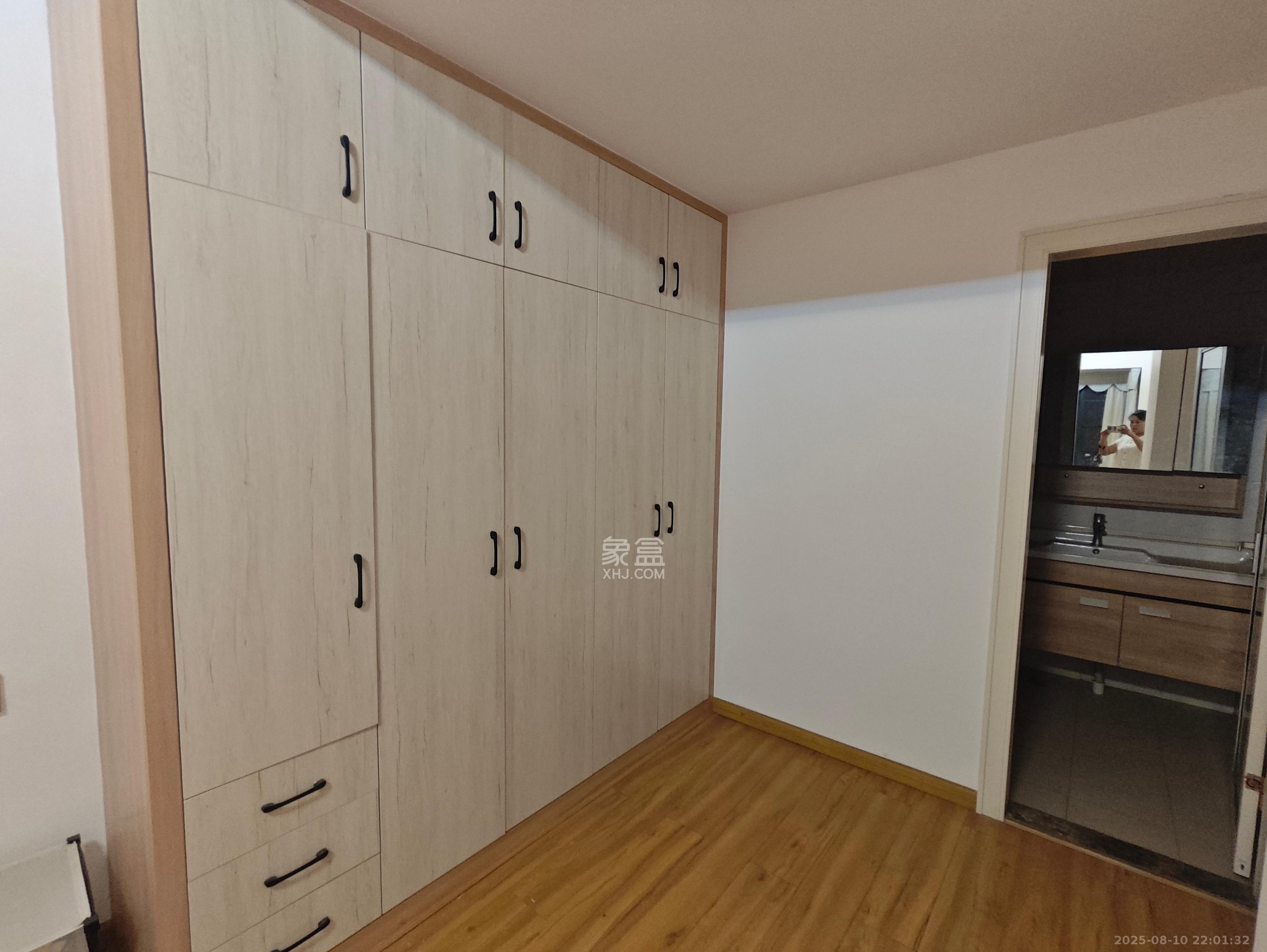 金湘苑(星澜之悦)  4室2厅2卫    2200.0元/月 金湘苑(星澜之悦)  4室2厅2卫    2200.0元/月室内图