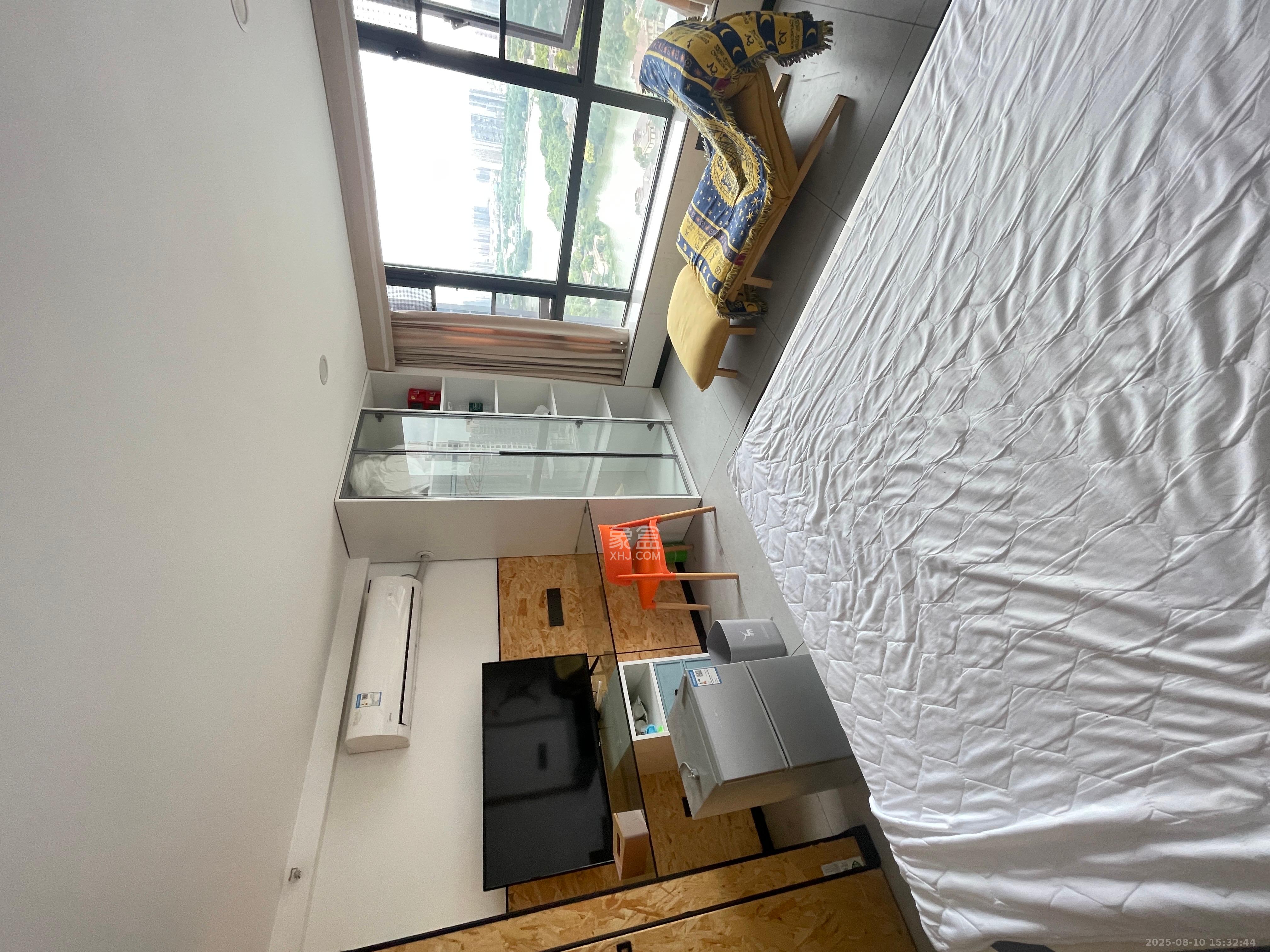 藏珑湖上公馆  1室1厅1卫    1500.0元/月 藏珑湖上公馆  1室1厅1卫    1500.0元/月室内图1