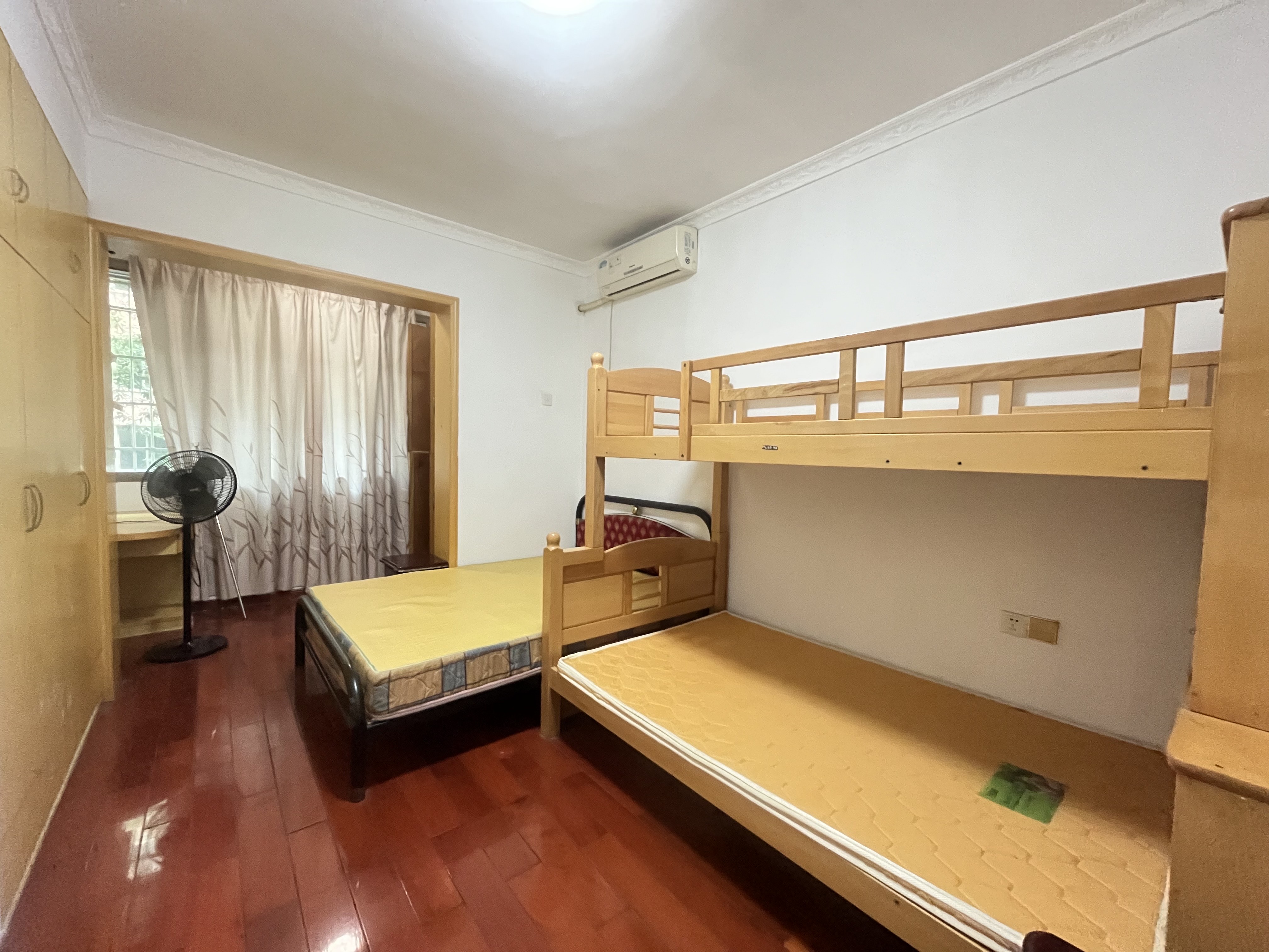 南华苑  3室2厅2卫   1800.00元/月室内图
