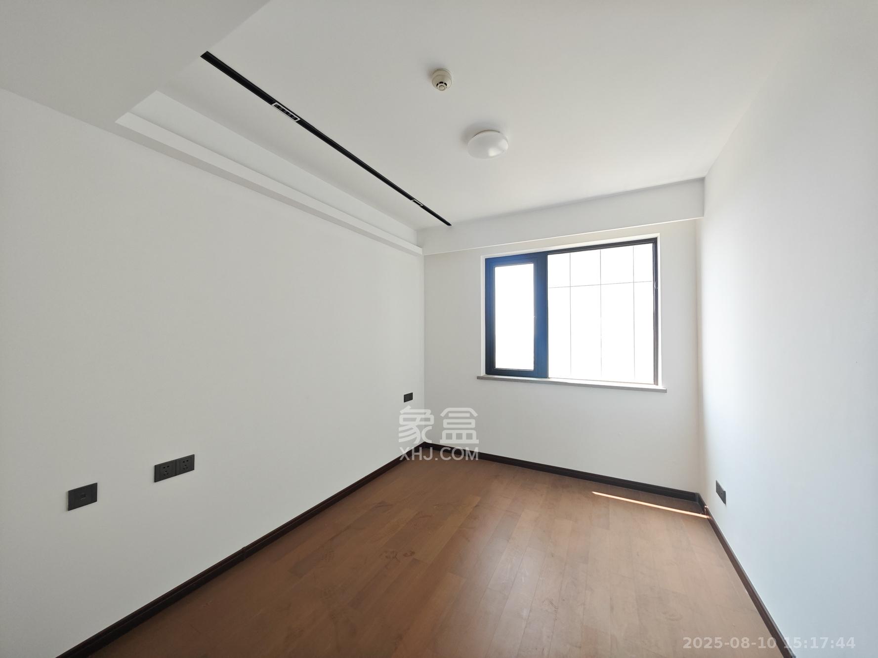 万科魅力之城  4室2厅3卫    267.88万 万科魅力之城  4室2厅3卫    267.88万卧室