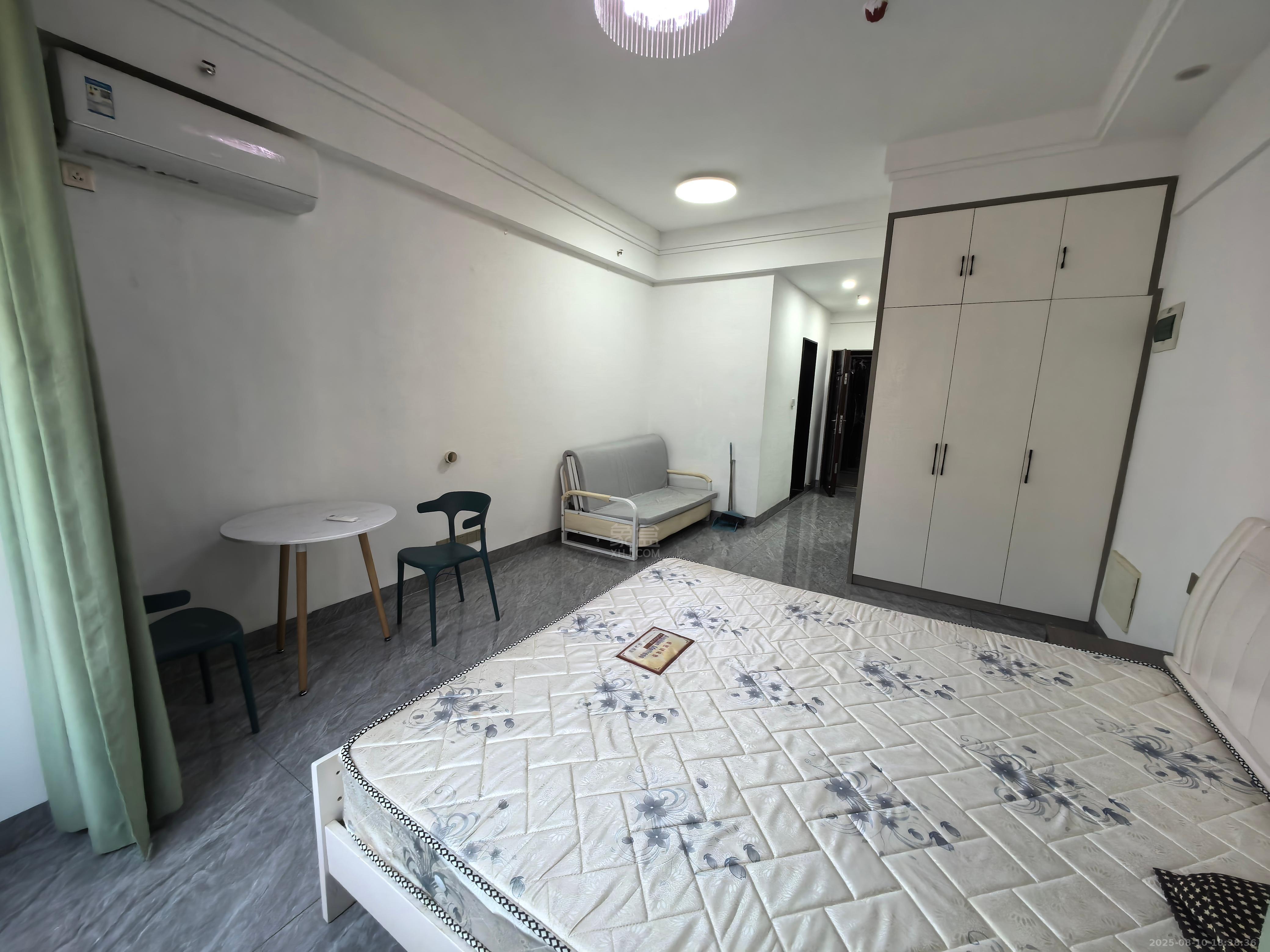 城发翰林府 1室1厅1卫 1280.0元/月 城发翰林府 1室1厅1卫 1280.0元/月室内图