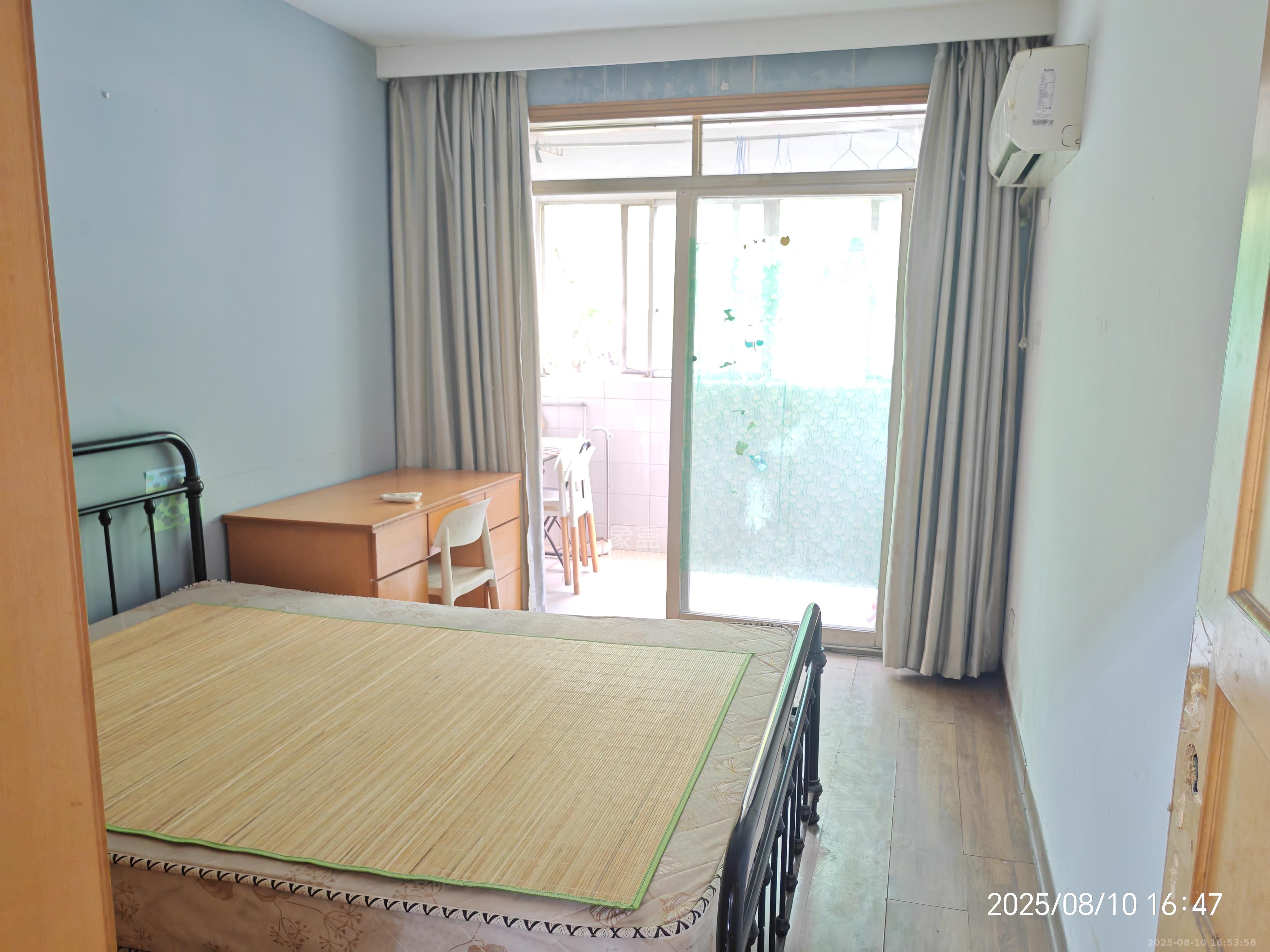 咸嘉新村嘉兴苑  3室2厅1卫    2400.0元/月 咸嘉新村嘉兴苑  3室2厅1卫    2400.0元/月室内图