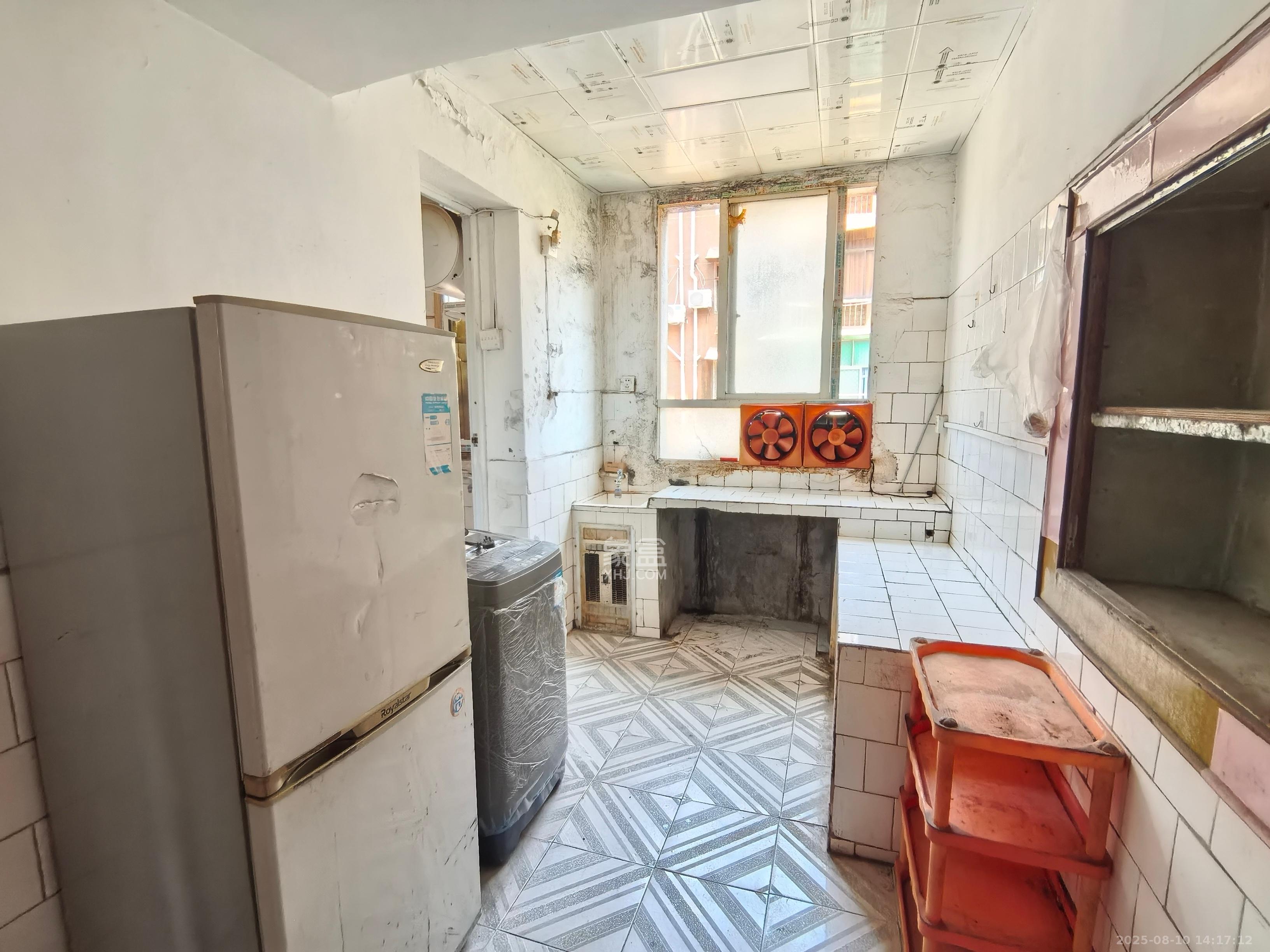 长重机械厂宿舍  2室1厅1卫    1200.0元/月 长重机械厂宿舍  2室1厅1卫    1200.0元/月室内图