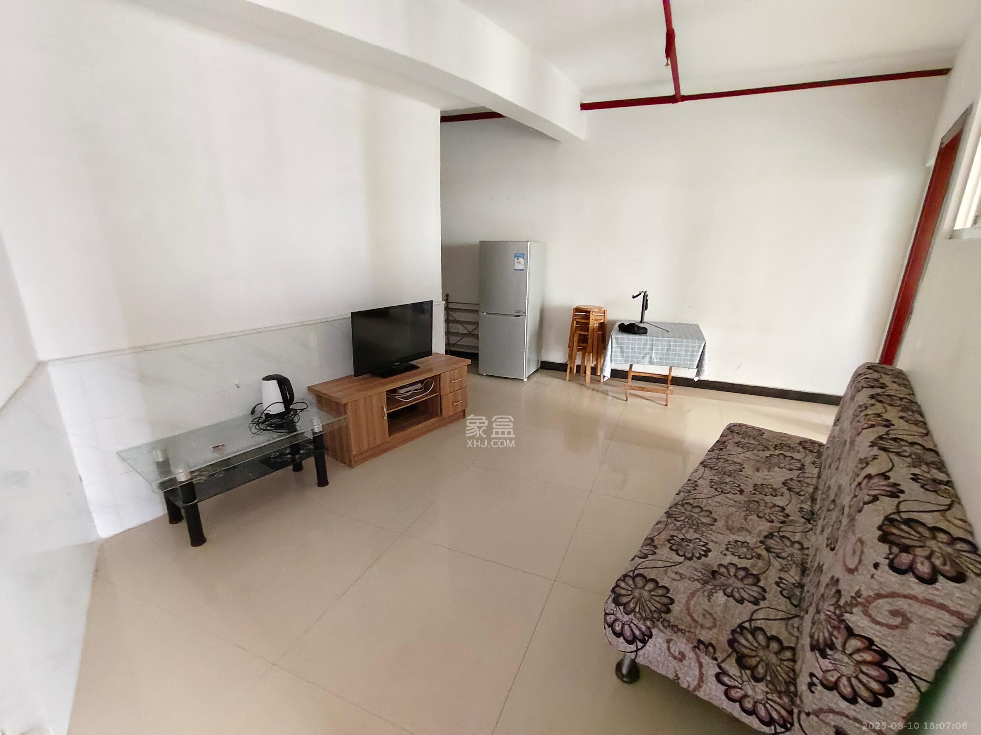 湖韵佳苑  2室1厅1卫    1500.0元/月 湖韵佳苑  2室1厅1卫    1500.0元/月室内图