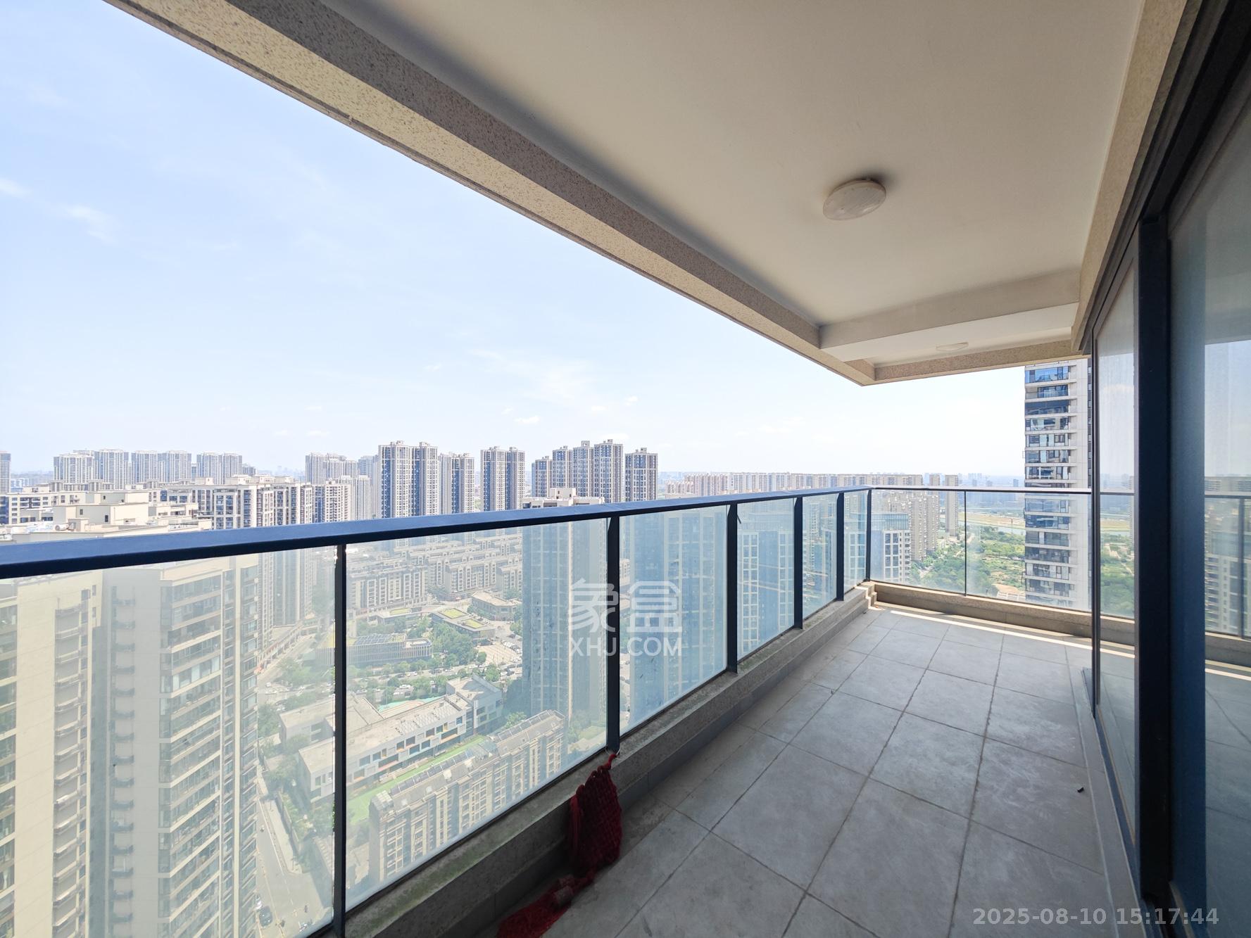 万科魅力之城  4室2厅3卫    267.88万 万科魅力之城  4室2厅3卫    267.88万其他