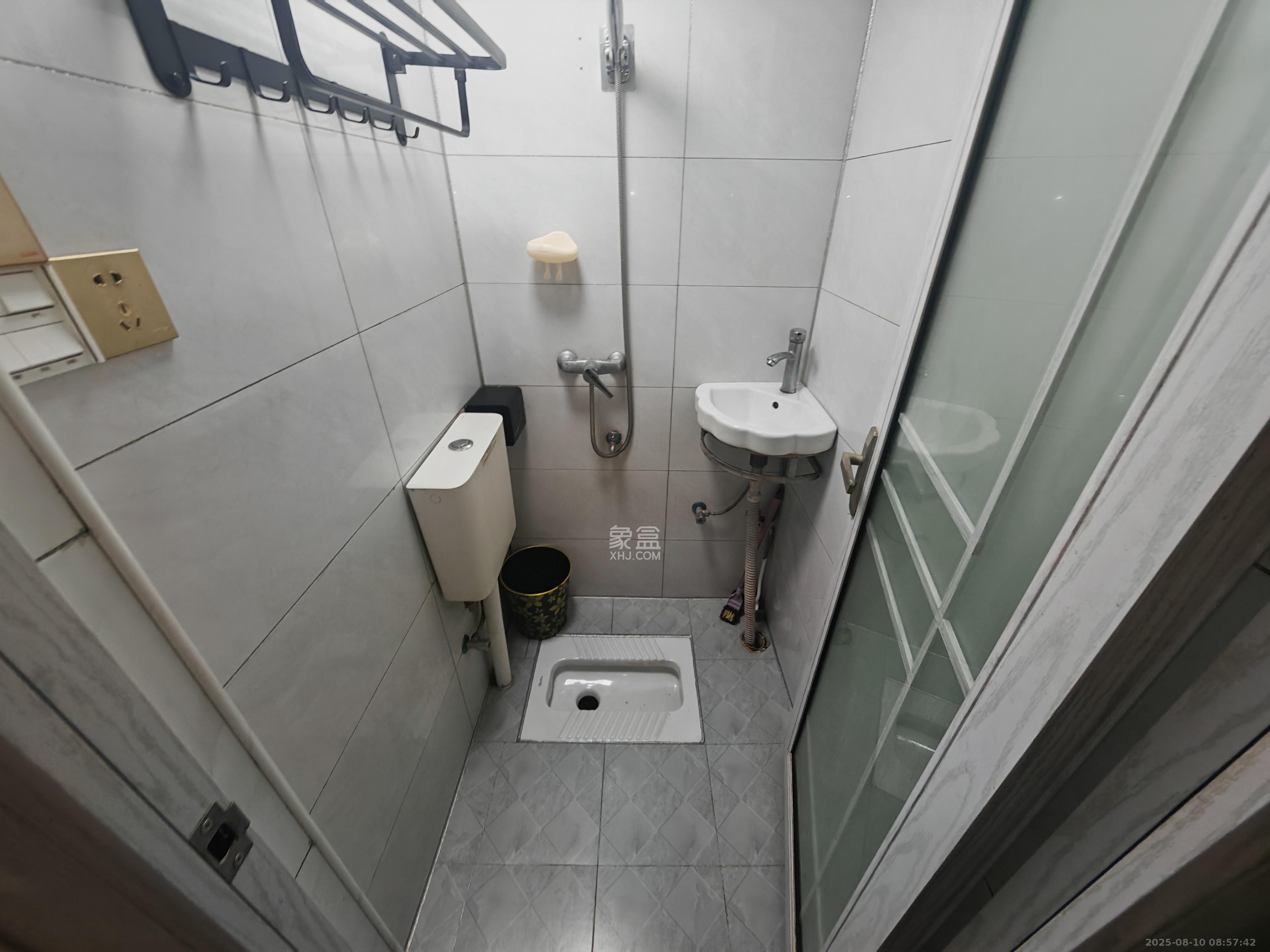 桥头家苑一期 1室0厅0卫 1200.0元/月 桥头家苑一期 1室0厅0卫 1200.0元/月室内图