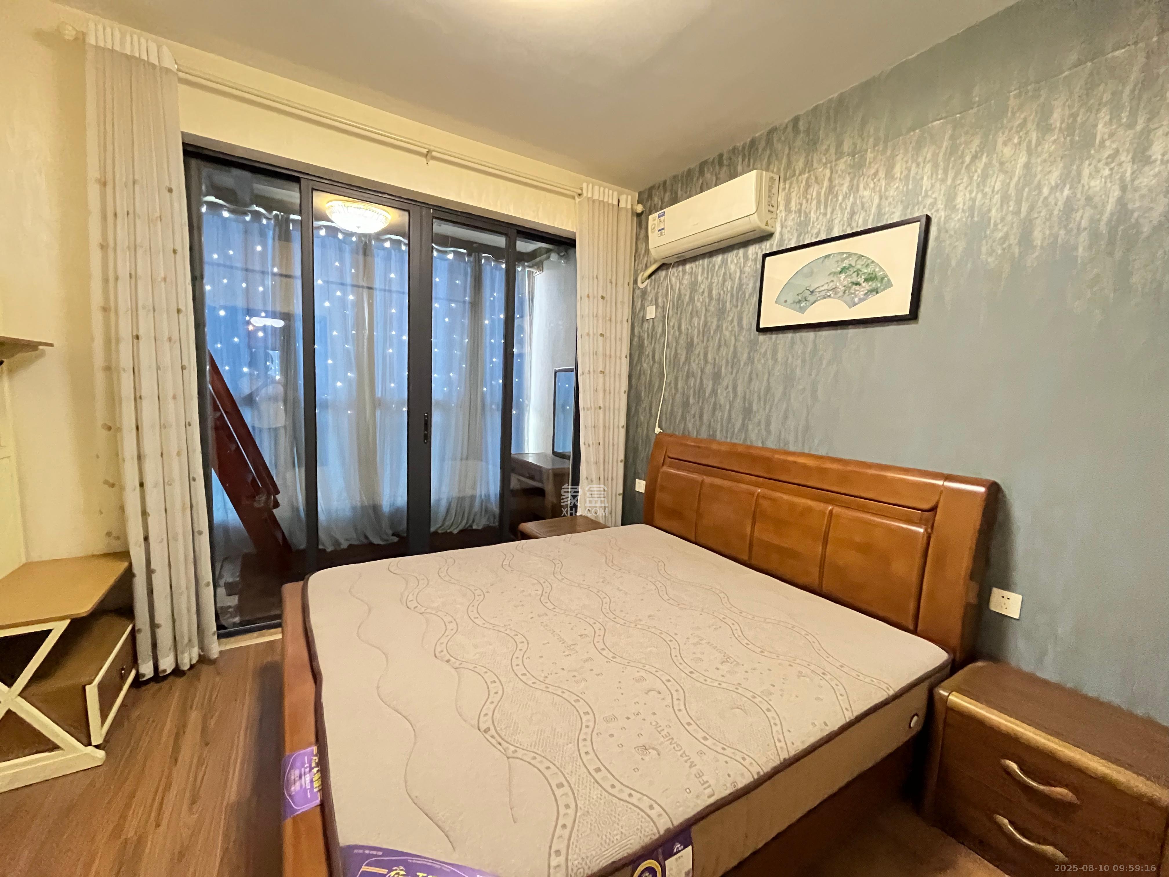 阳光100三期 3室2厅2卫 4200.0元/月 阳光100三期 3室2厅2卫 4200.0元/月室内图