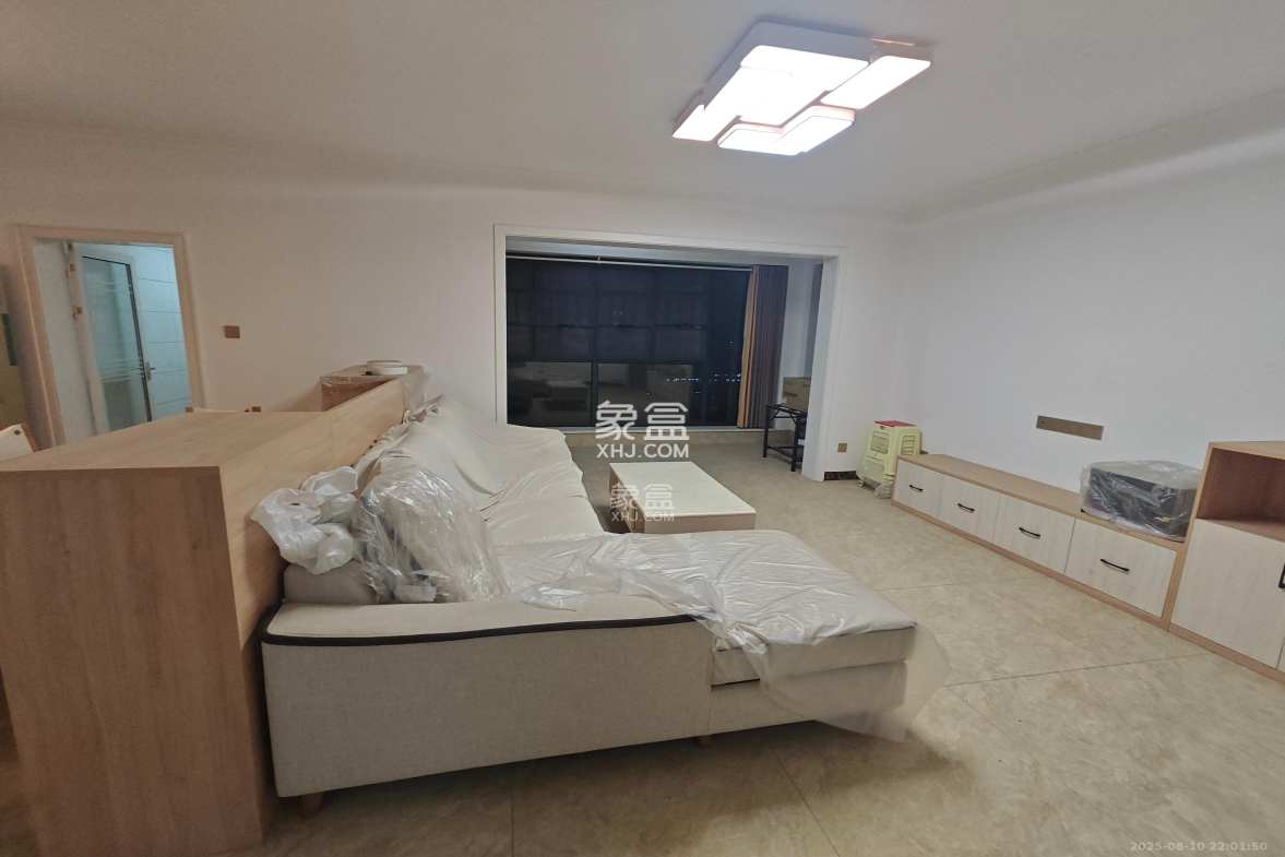 金湘苑(星澜之悦)  4室2厅2卫    2200.0元/月 金湘苑(星澜之悦)  4室2厅2卫    2200.0元/月室内图