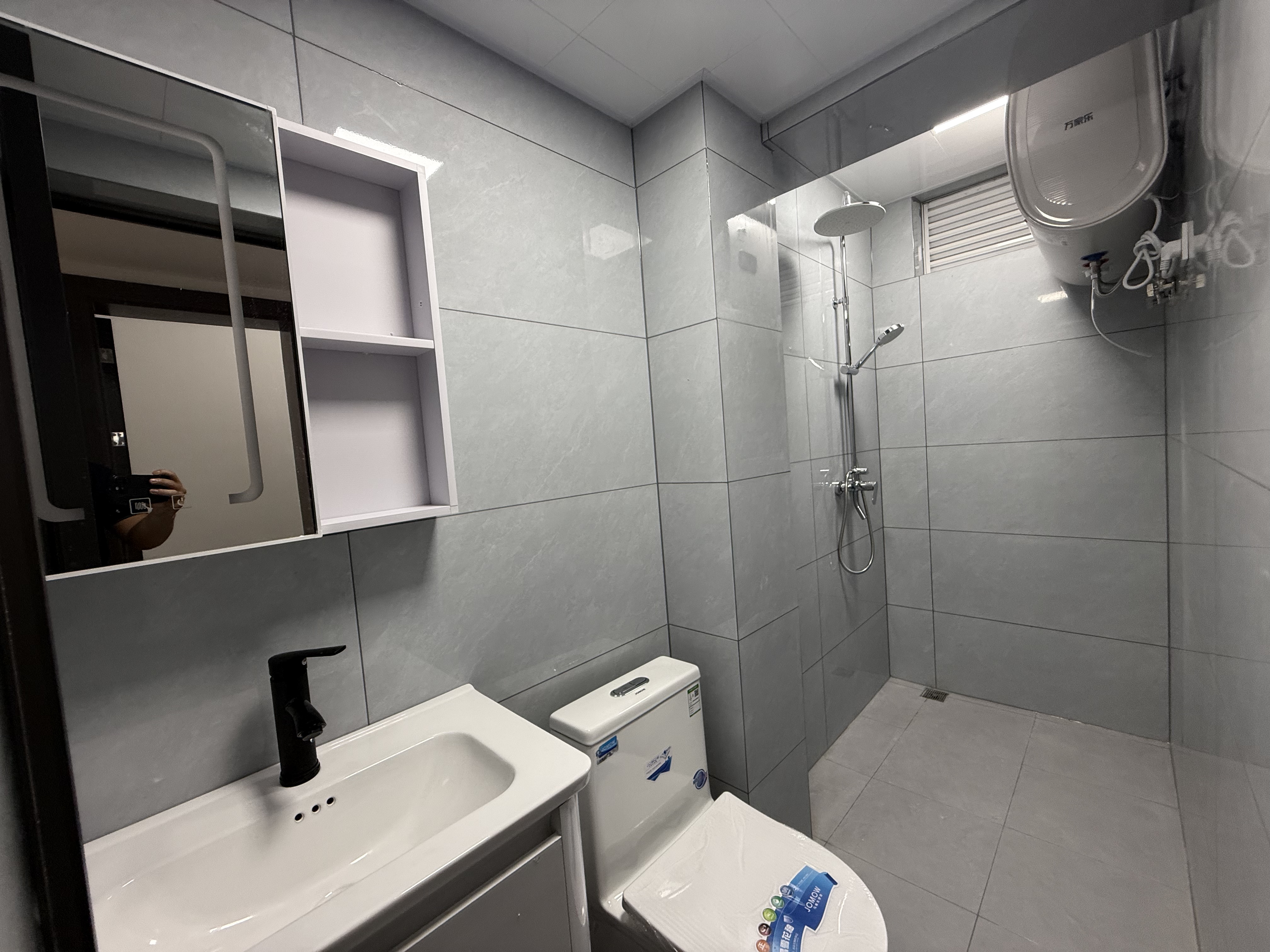 海甸岛卫生局宿舍 3室2厅1卫 2000.0元/月 海甸岛卫生局宿舍 3室2厅1卫 2000.0元/月室内图